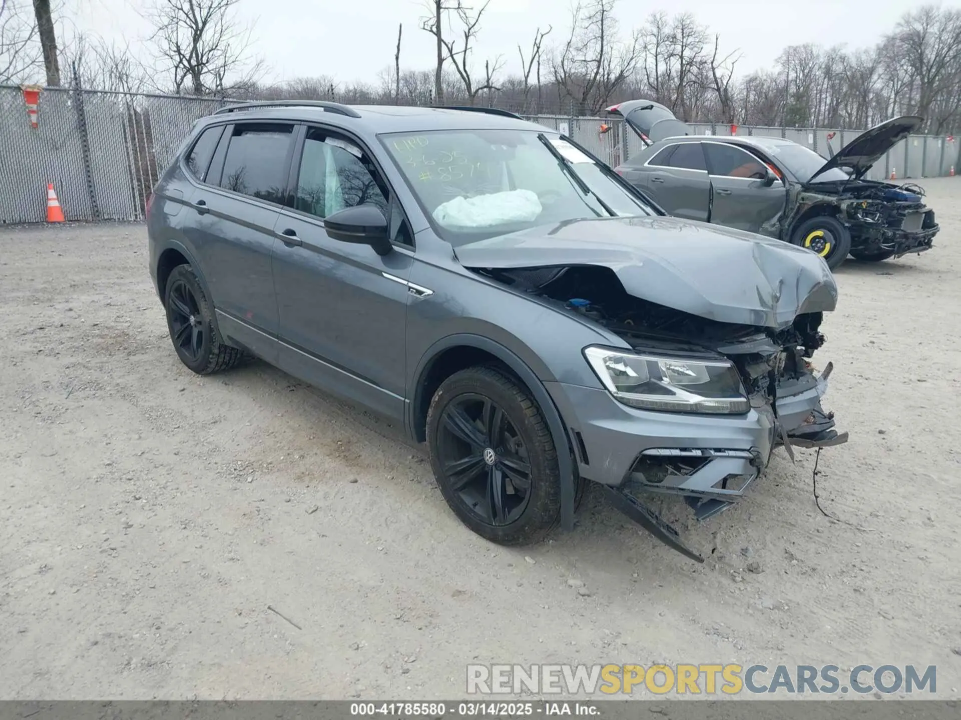 1 Фотография поврежденного автомобиля 3VV2B7AX0KM186146 VOLKSWAGEN TIGUAN 2019