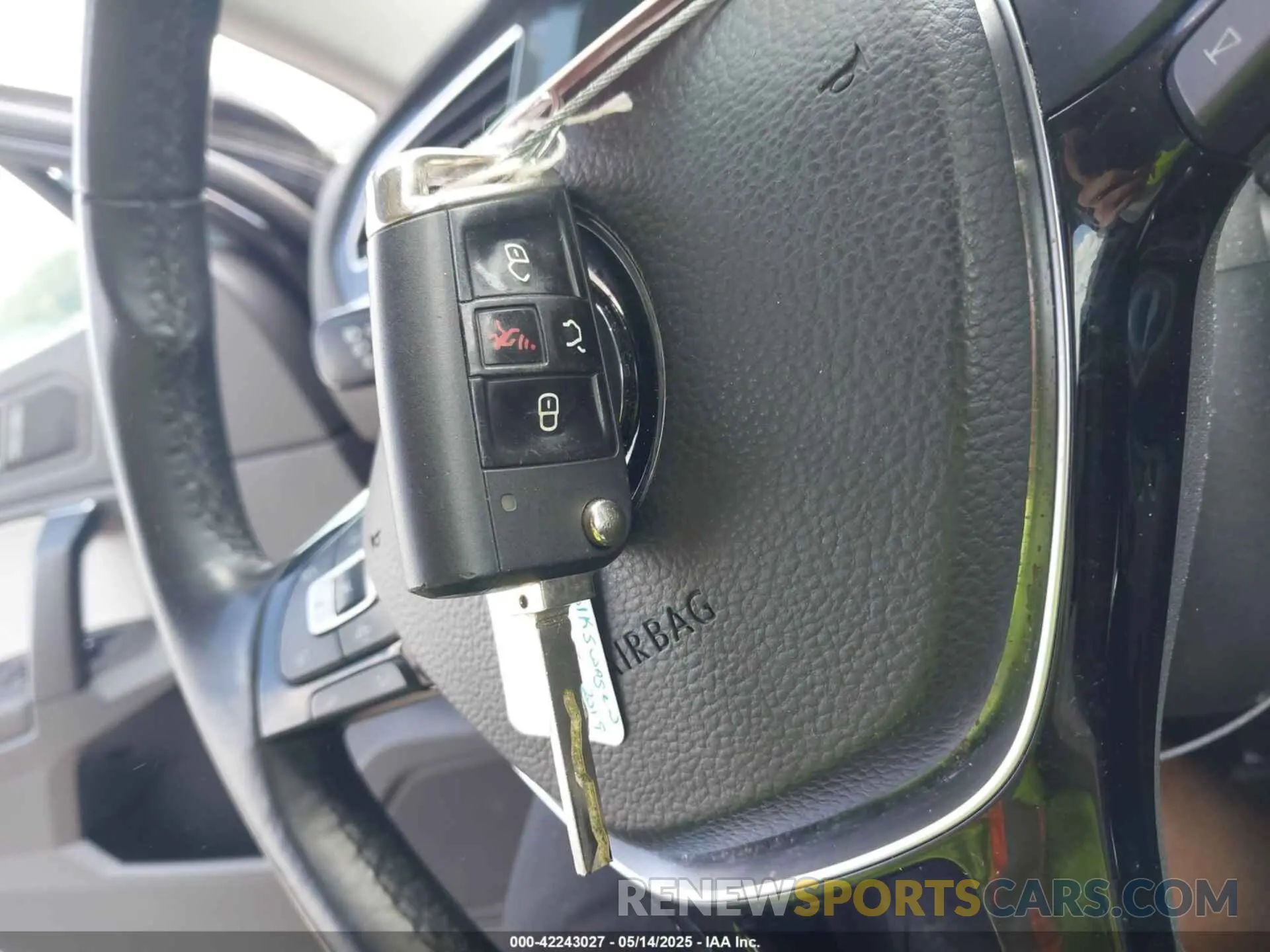 11 Photograph of a damaged car 3VV2B7AX0KM189726 VOLKSWAGEN TIGUAN 2019