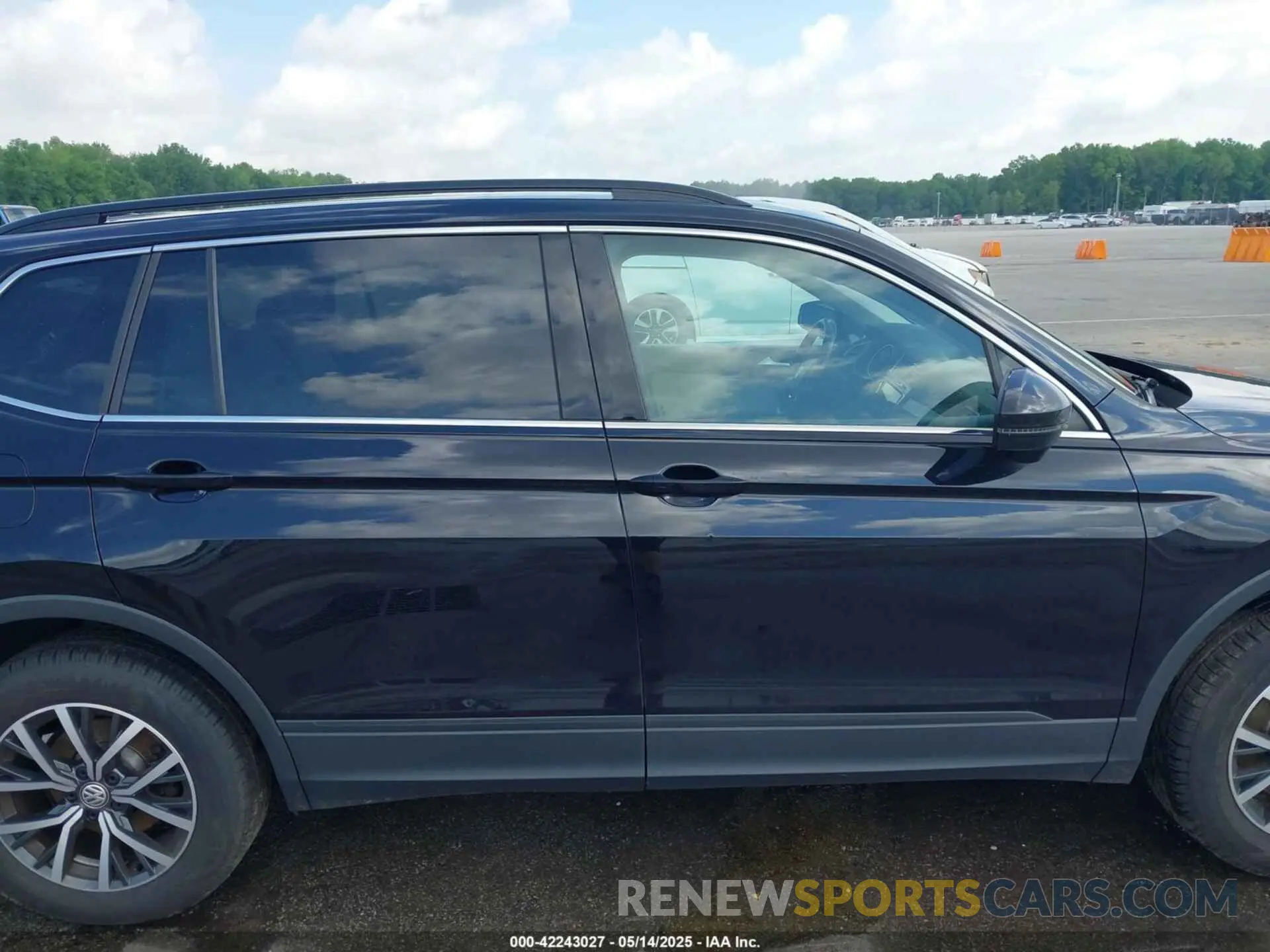 13 Photograph of a damaged car 3VV2B7AX0KM189726 VOLKSWAGEN TIGUAN 2019