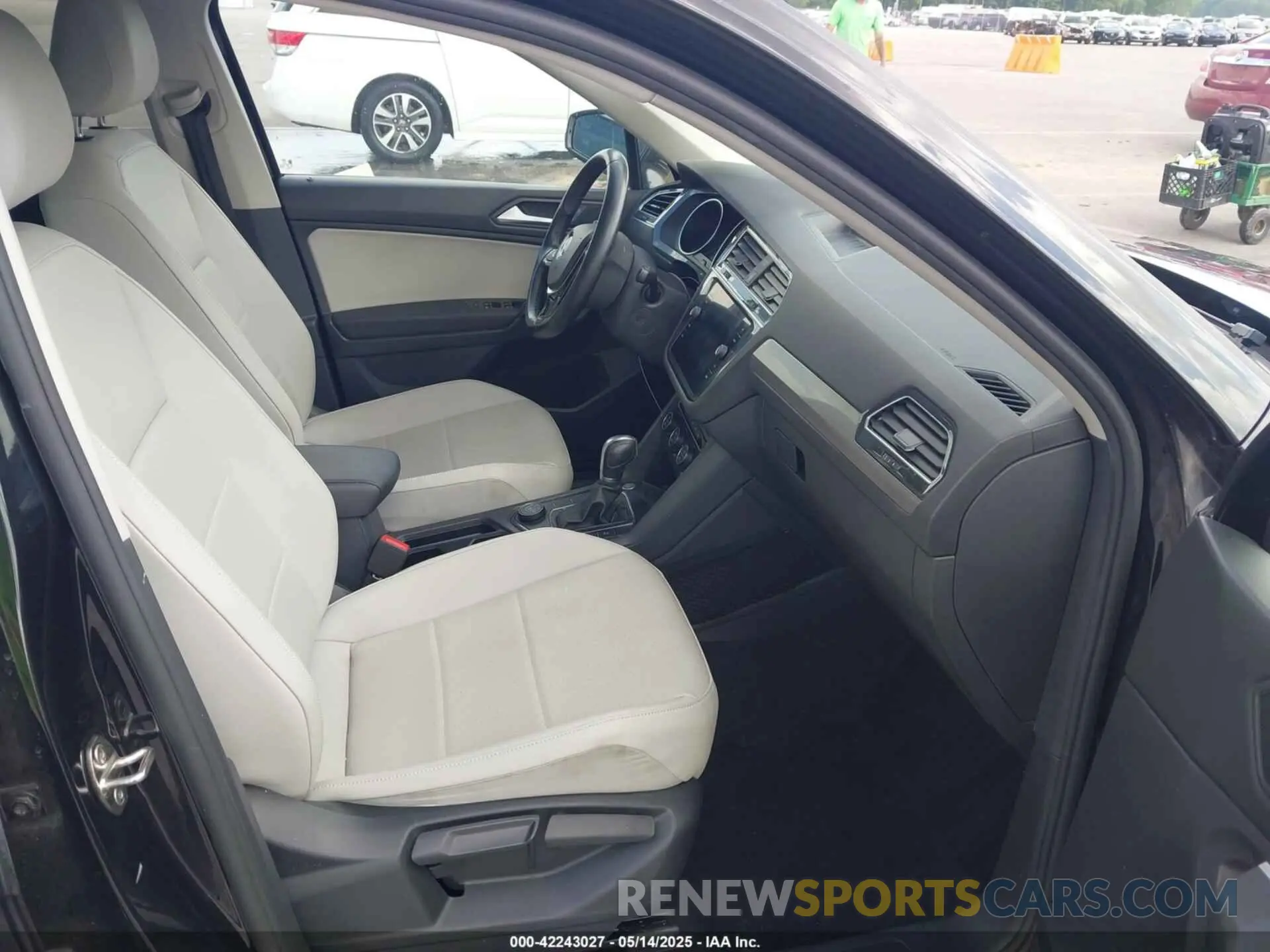 5 Photograph of a damaged car 3VV2B7AX0KM189726 VOLKSWAGEN TIGUAN 2019