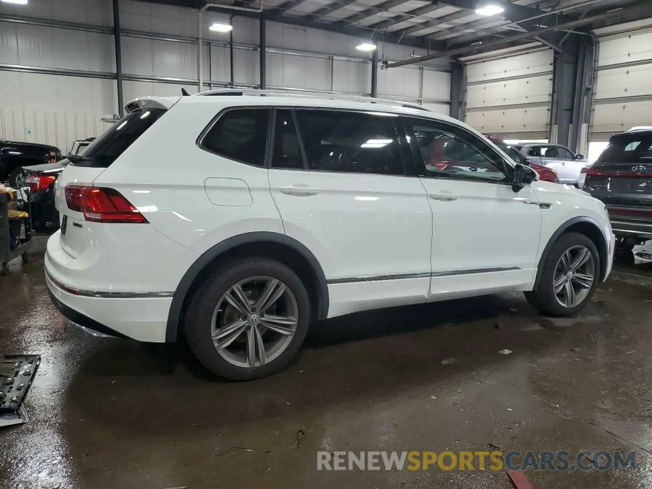 3 Photograph of a damaged car 3VV2B7AX2KM058779 VOLKSWAGEN TIGUAN 2019
