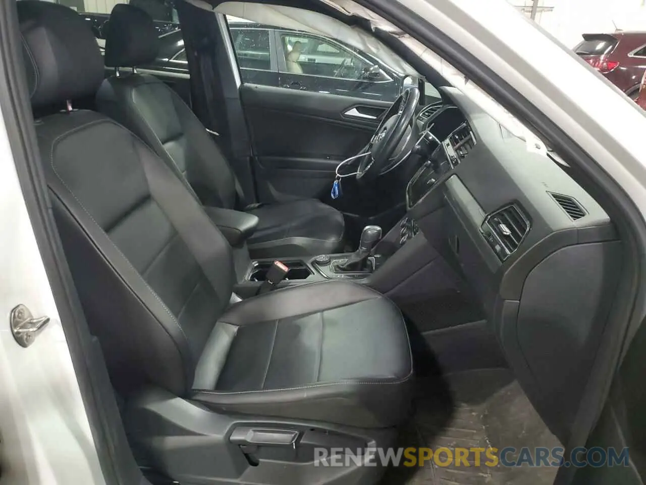 7 Photograph of a damaged car 3VV2B7AX2KM058779 VOLKSWAGEN TIGUAN 2019