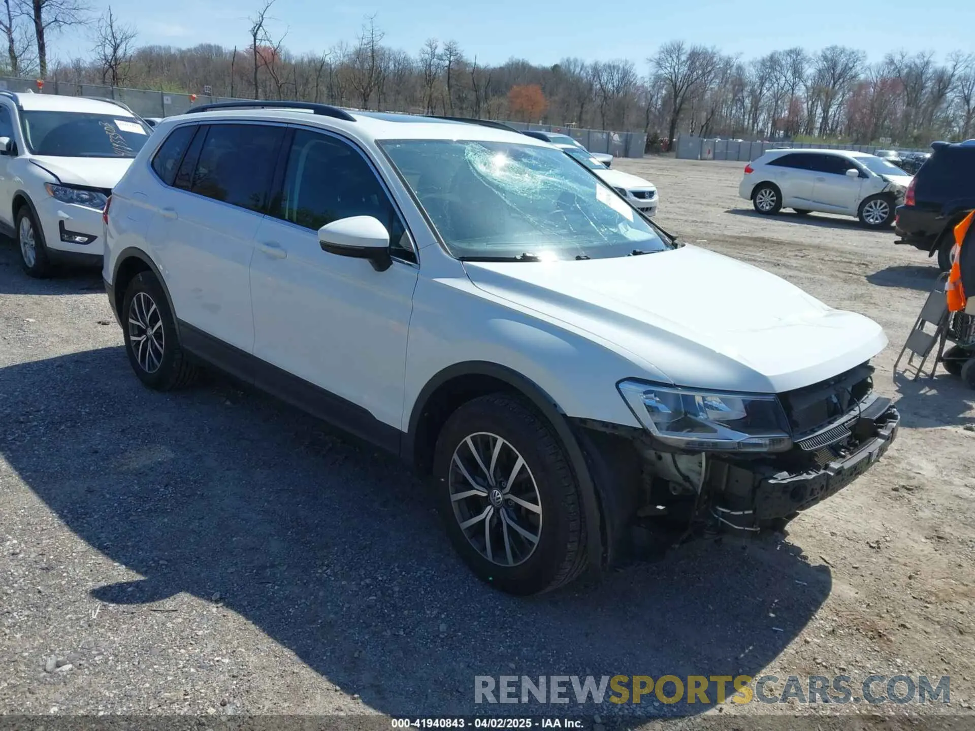 1 Фотография поврежденного автомобиля 3VV2B7AX2KM076540 VOLKSWAGEN TIGUAN 2019