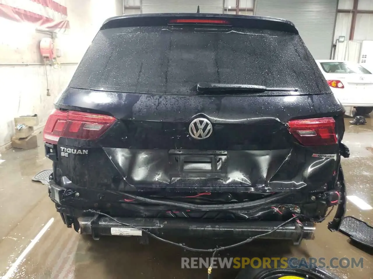 6 Photograph of a damaged car 3VV2B7AX2KM087151 VOLKSWAGEN TIGUAN 2019