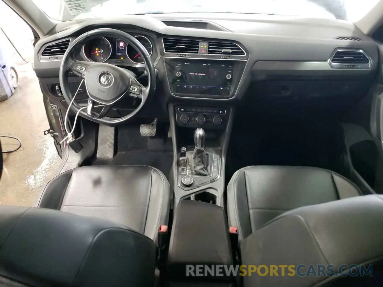 8 Photograph of a damaged car 3VV2B7AX2KM087151 VOLKSWAGEN TIGUAN 2019