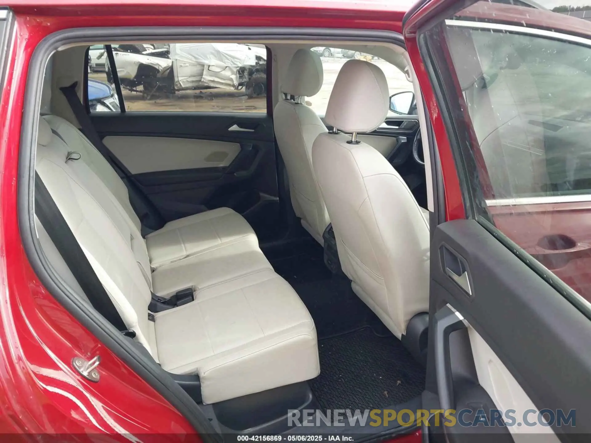 8 Photograph of a damaged car 3VV2B7AX2KM139166 VOLKSWAGEN TIGUAN 2019