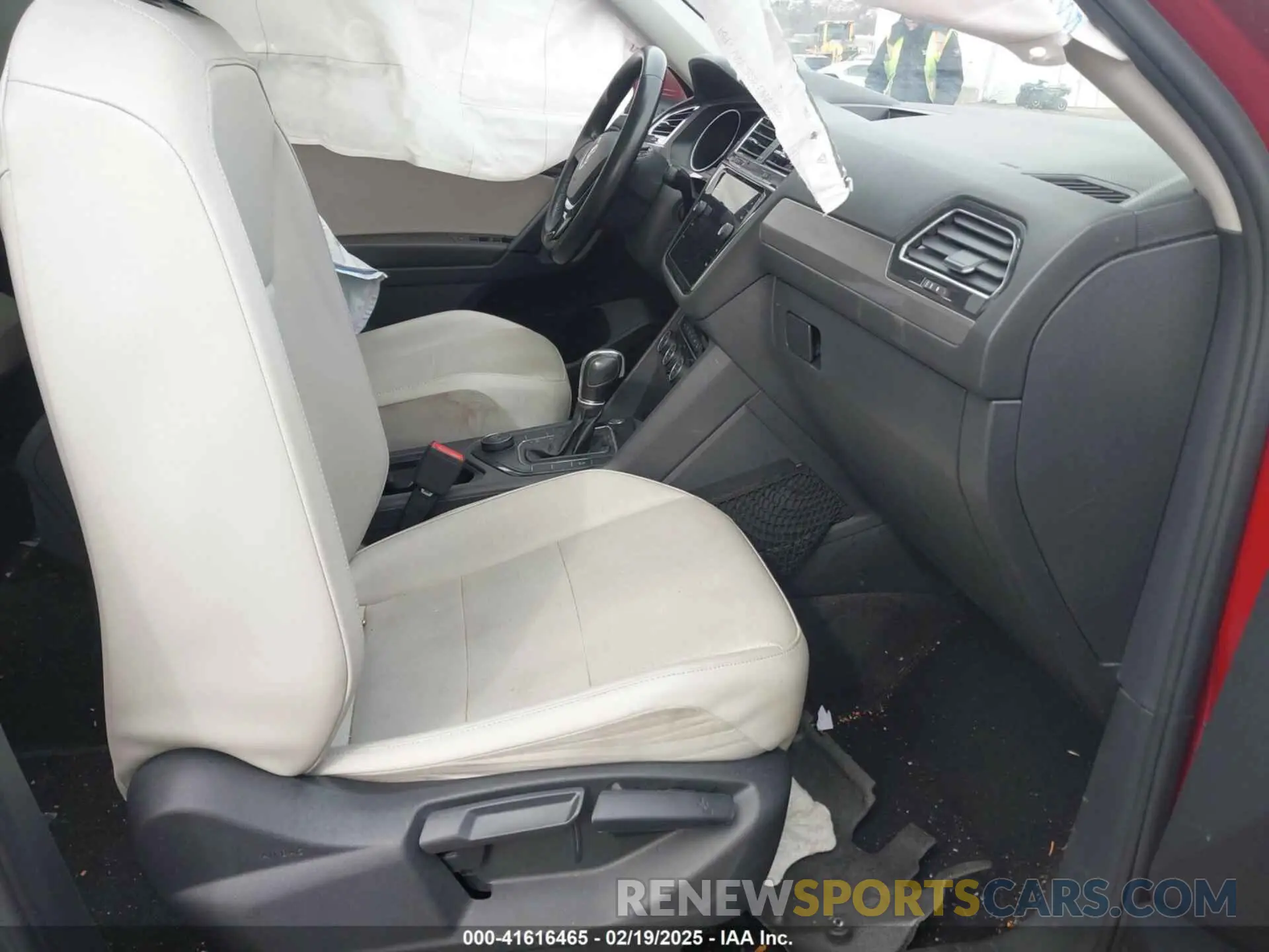 5 Фотография поврежденного автомобиля 3VV2B7AX3KM074781 VOLKSWAGEN TIGUAN 2019