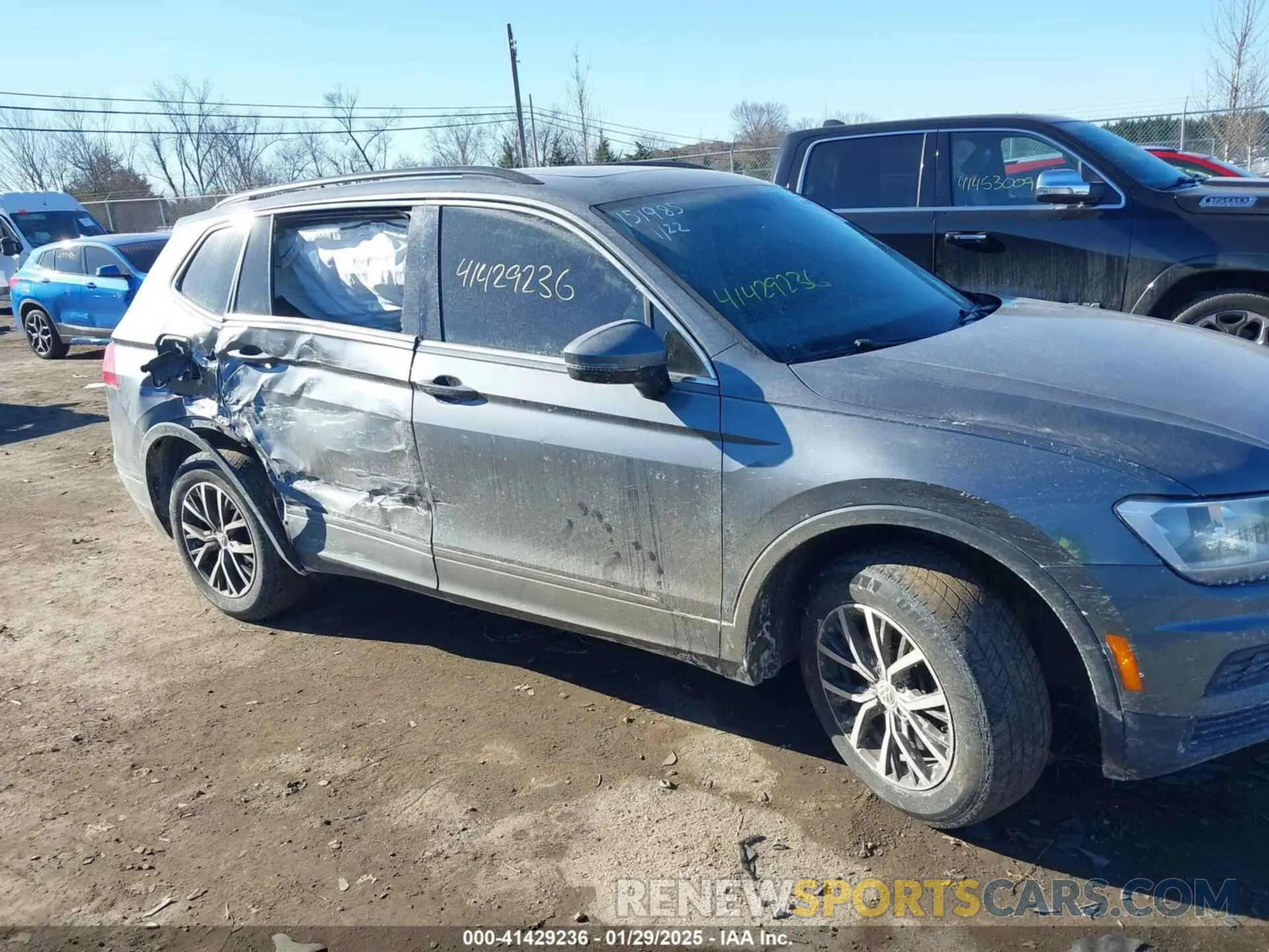 13 Photograph of a damaged car 3VV2B7AX4KM013634 VOLKSWAGEN TIGUAN 2019