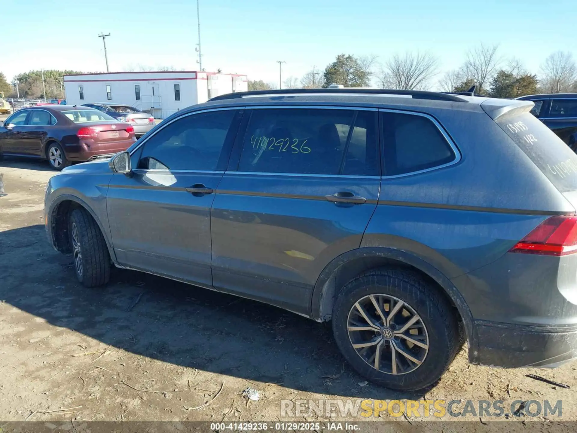 14 Photograph of a damaged car 3VV2B7AX4KM013634 VOLKSWAGEN TIGUAN 2019