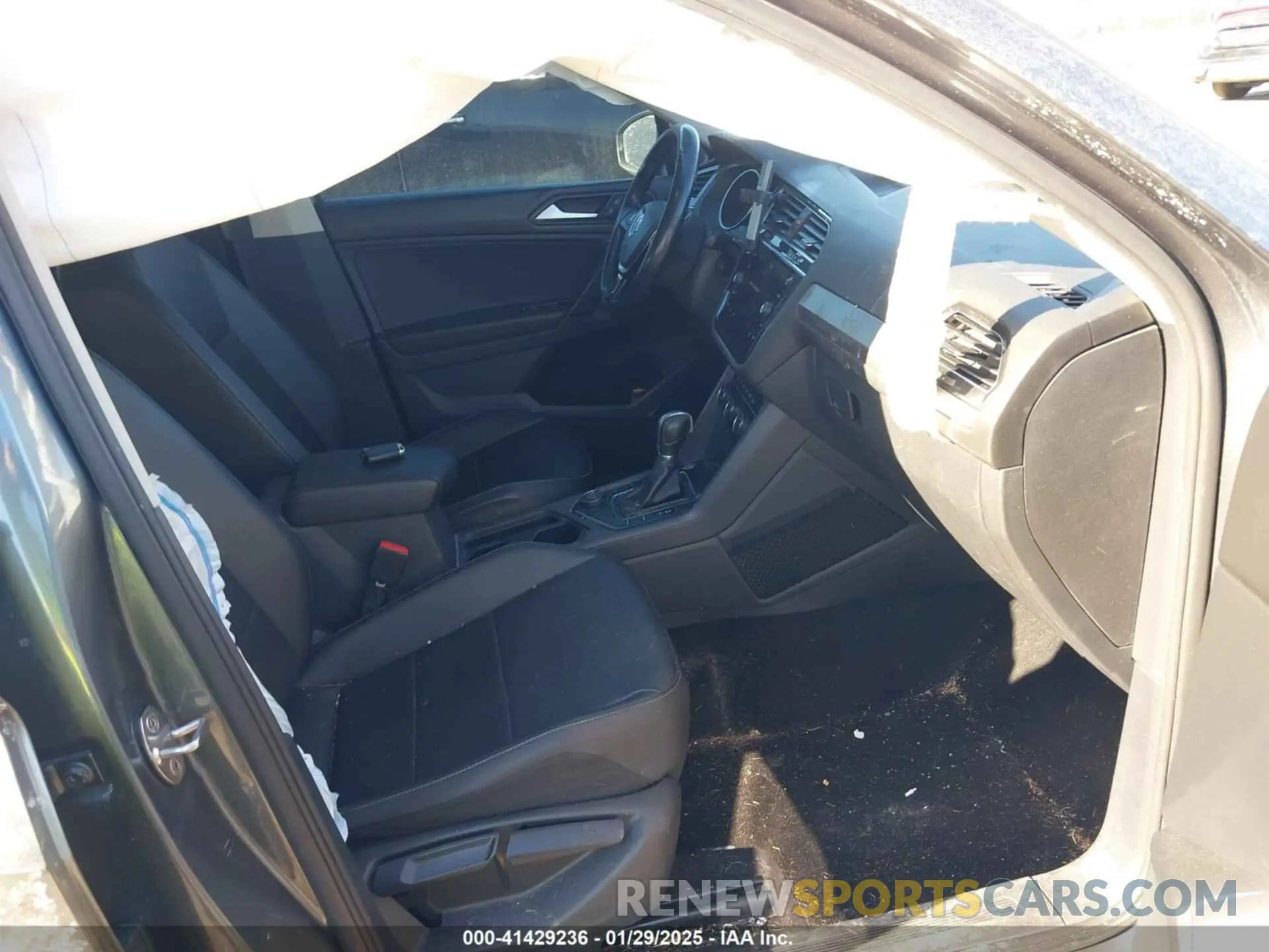 5 Photograph of a damaged car 3VV2B7AX4KM013634 VOLKSWAGEN TIGUAN 2019