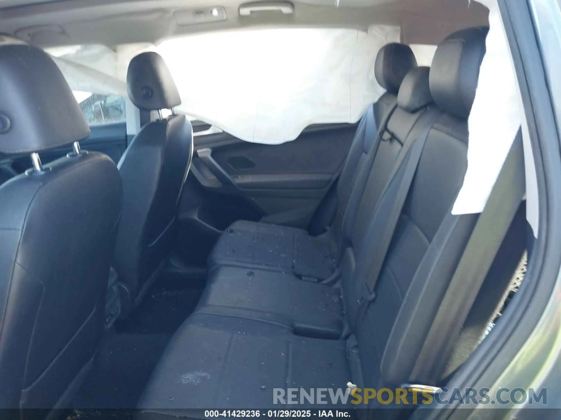 8 Photograph of a damaged car 3VV2B7AX4KM013634 VOLKSWAGEN TIGUAN 2019