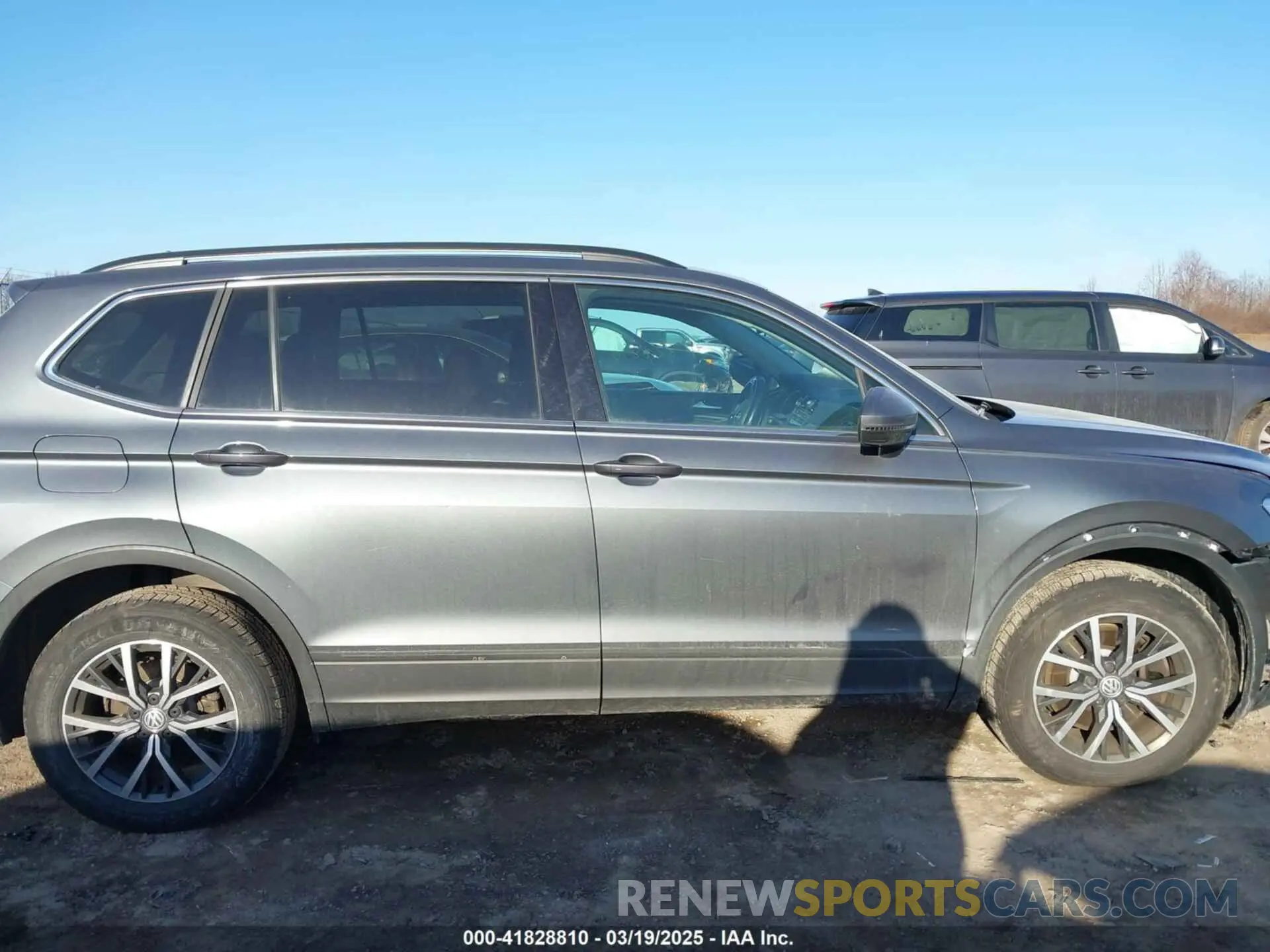 13 Фотография поврежденного автомобиля 3VV2B7AX4KM076572 VOLKSWAGEN TIGUAN 2019