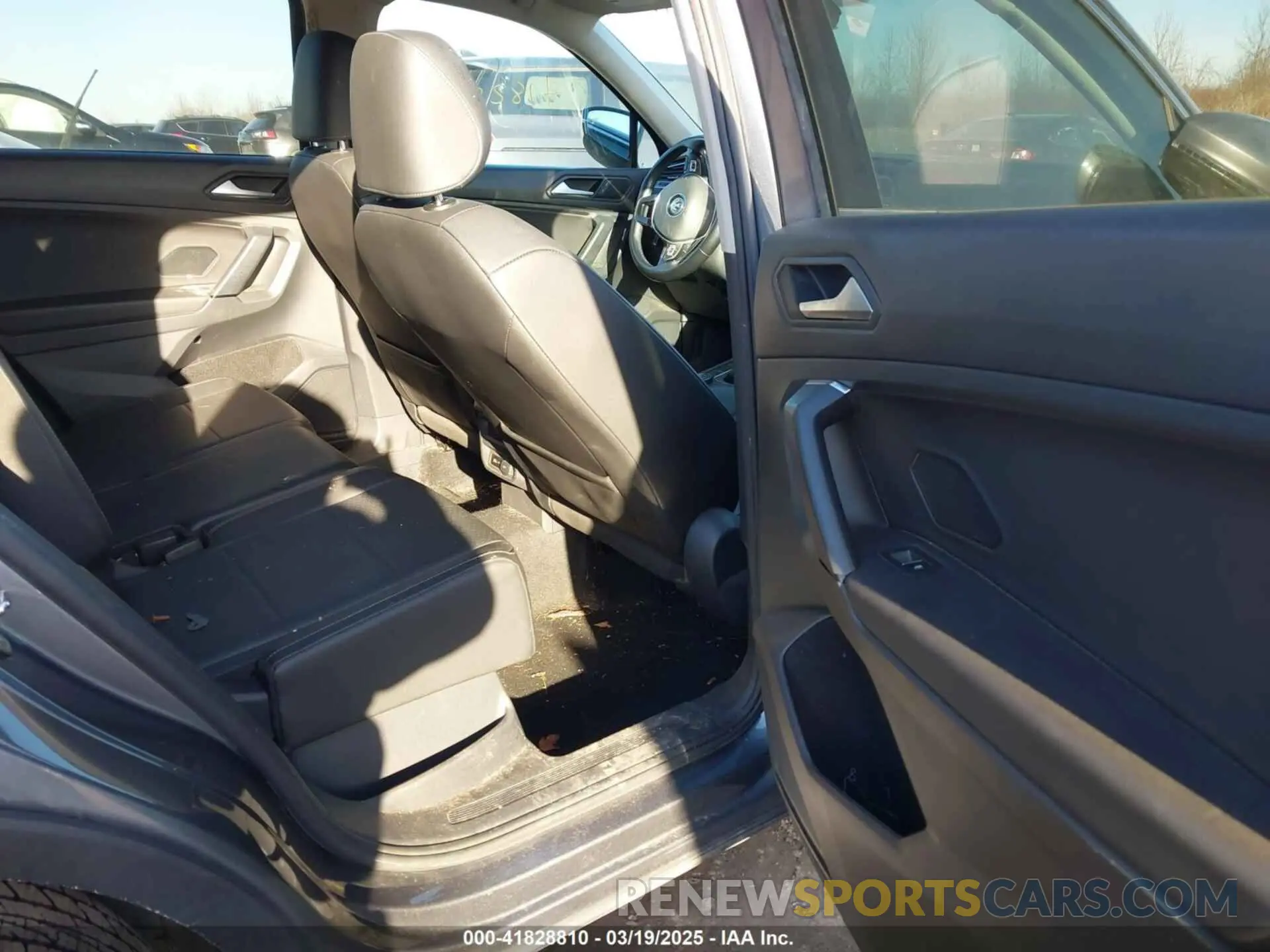 8 Фотография поврежденного автомобиля 3VV2B7AX4KM076572 VOLKSWAGEN TIGUAN 2019