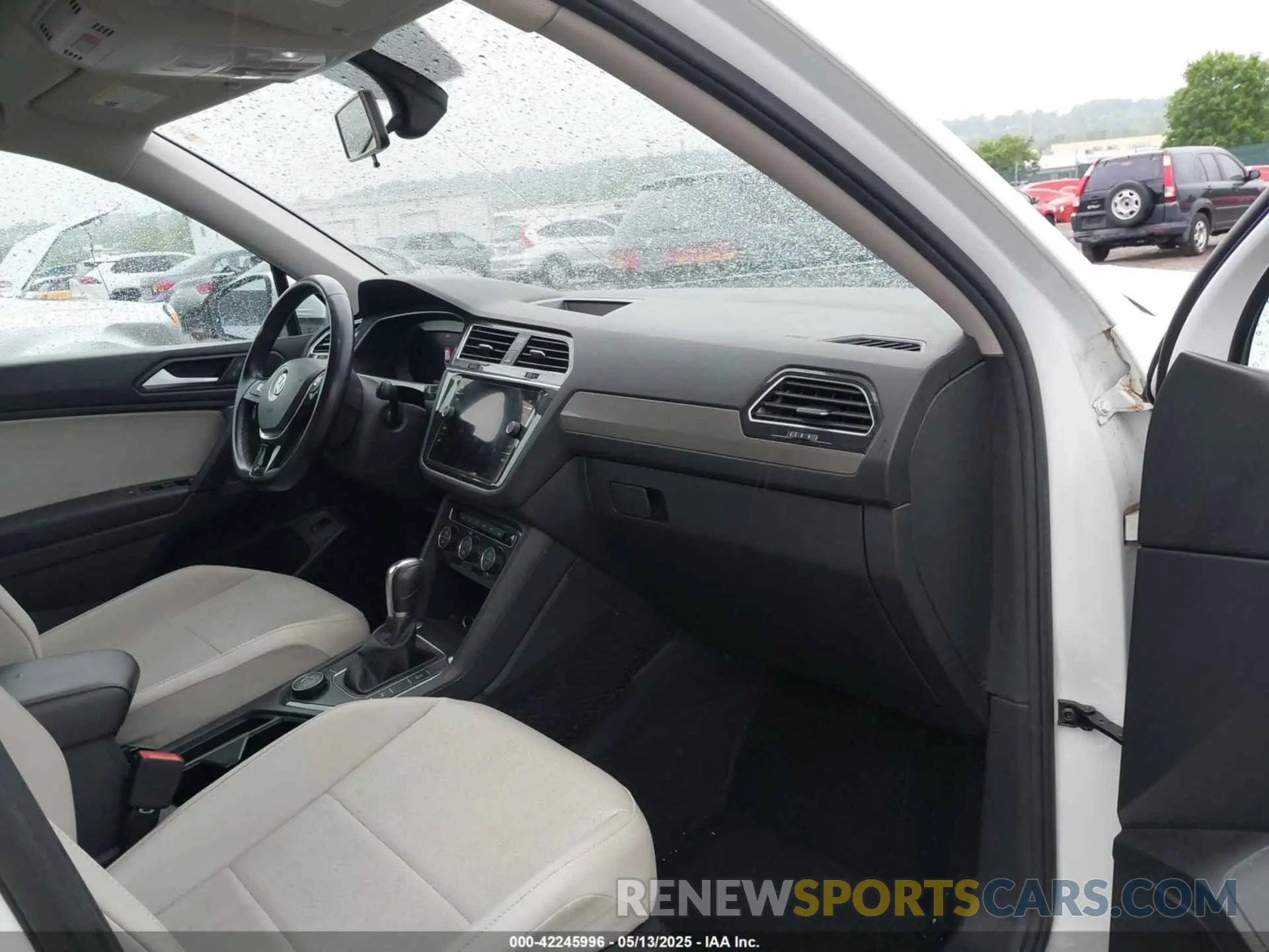 5 Photograph of a damaged car 3VV2B7AX5KM052653 VOLKSWAGEN TIGUAN 2019