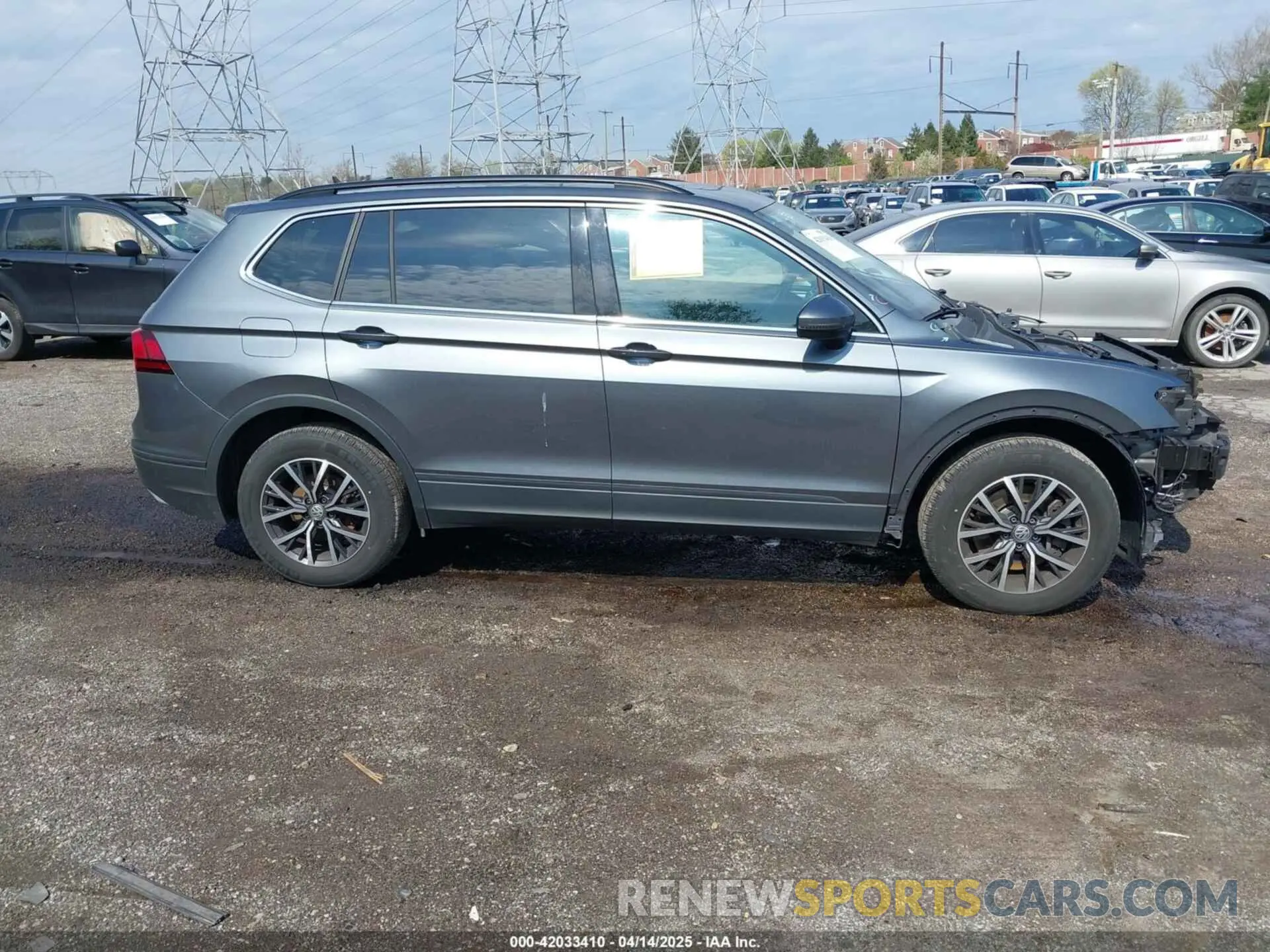 14 Photograph of a damaged car 3VV2B7AX5KM198454 VOLKSWAGEN TIGUAN 2019