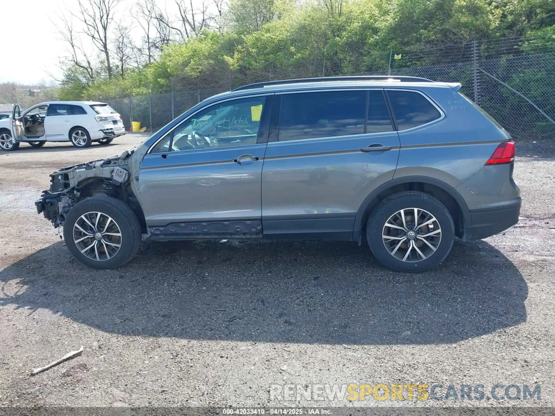 15 Photograph of a damaged car 3VV2B7AX5KM198454 VOLKSWAGEN TIGUAN 2019