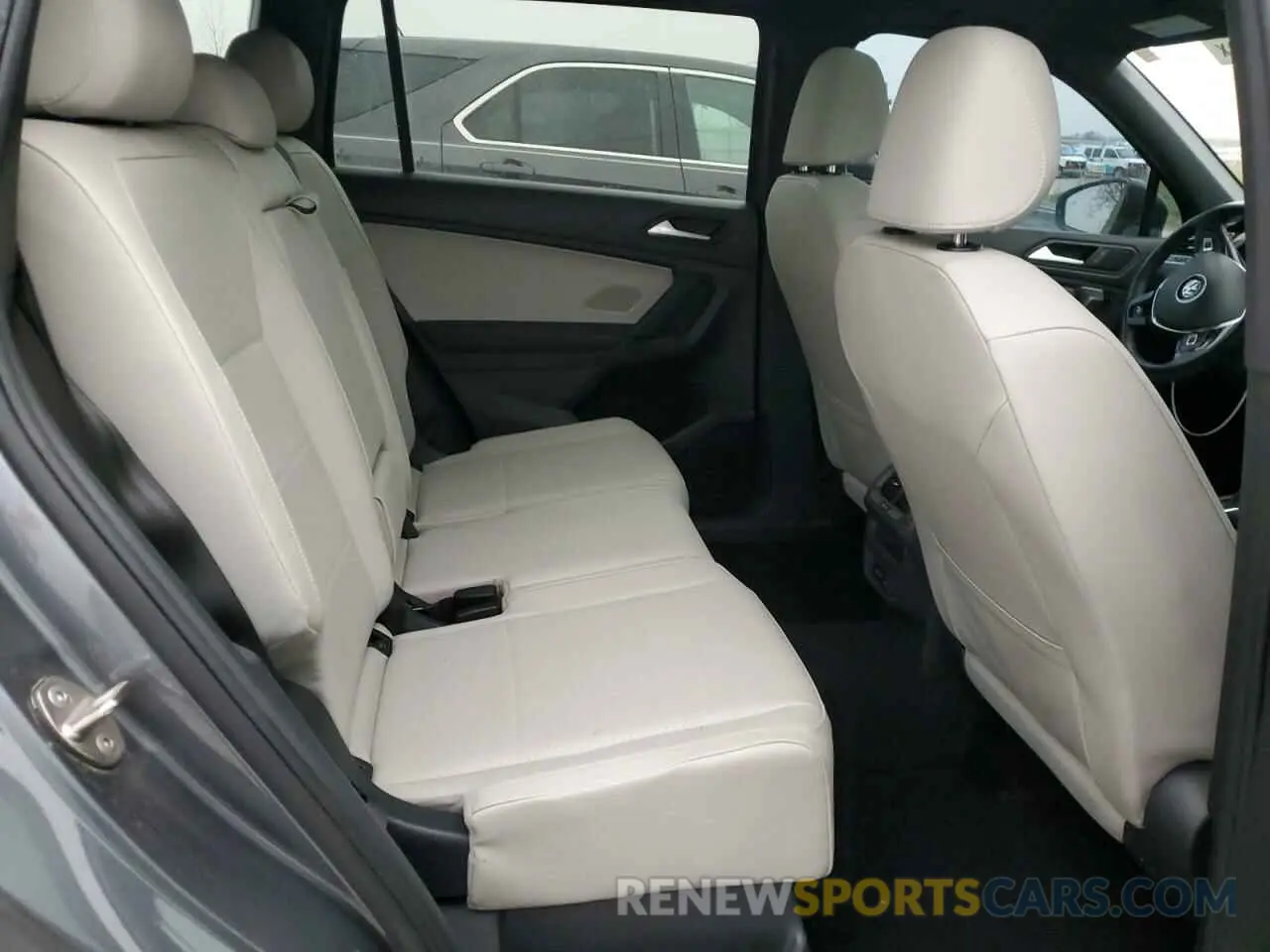 11 Photograph of a damaged car 3VV2B7AX6KM135296 VOLKSWAGEN TIGUAN 2019