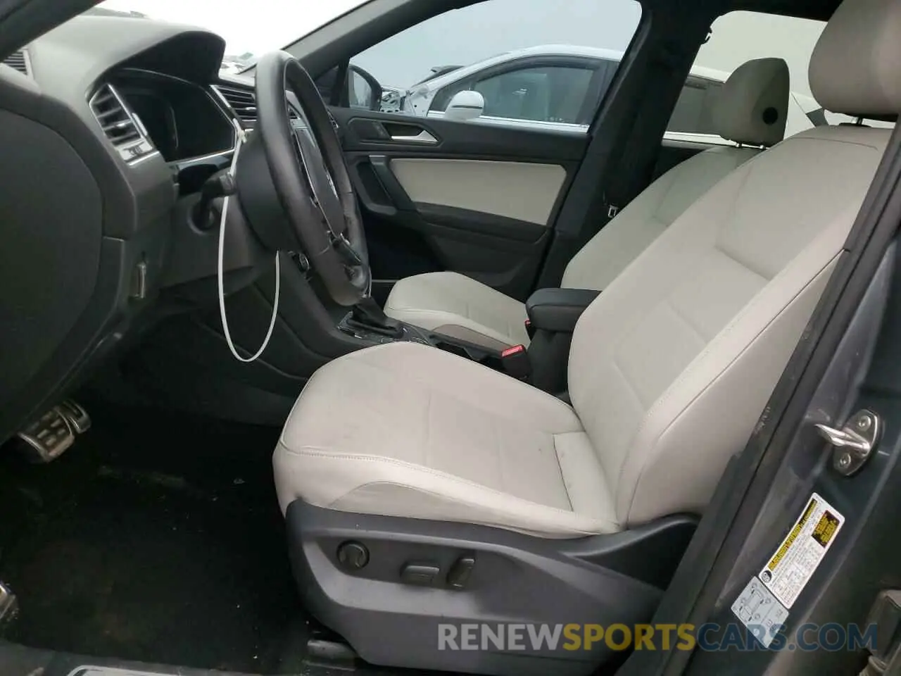7 Photograph of a damaged car 3VV2B7AX6KM135296 VOLKSWAGEN TIGUAN 2019