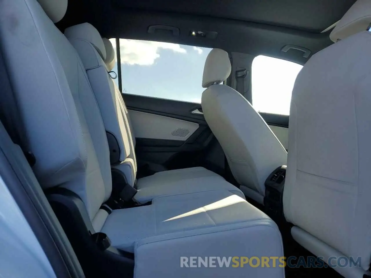 11 Photograph of a damaged car 3VV2B7AX6KM179699 VOLKSWAGEN TIGUAN 2019
