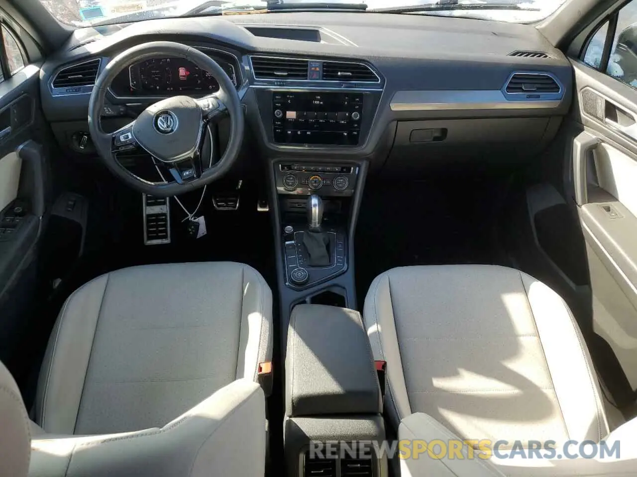 8 Photograph of a damaged car 3VV2B7AX6KM179699 VOLKSWAGEN TIGUAN 2019