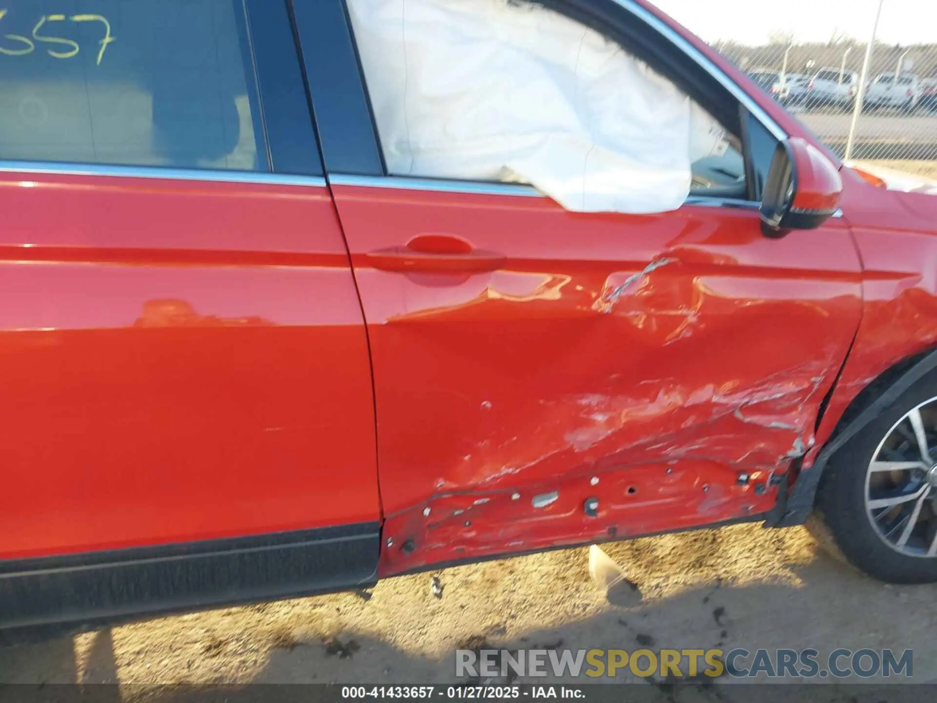 6 Photograph of a damaged car 3VV2B7AX7KM023820 VOLKSWAGEN TIGUAN 2019