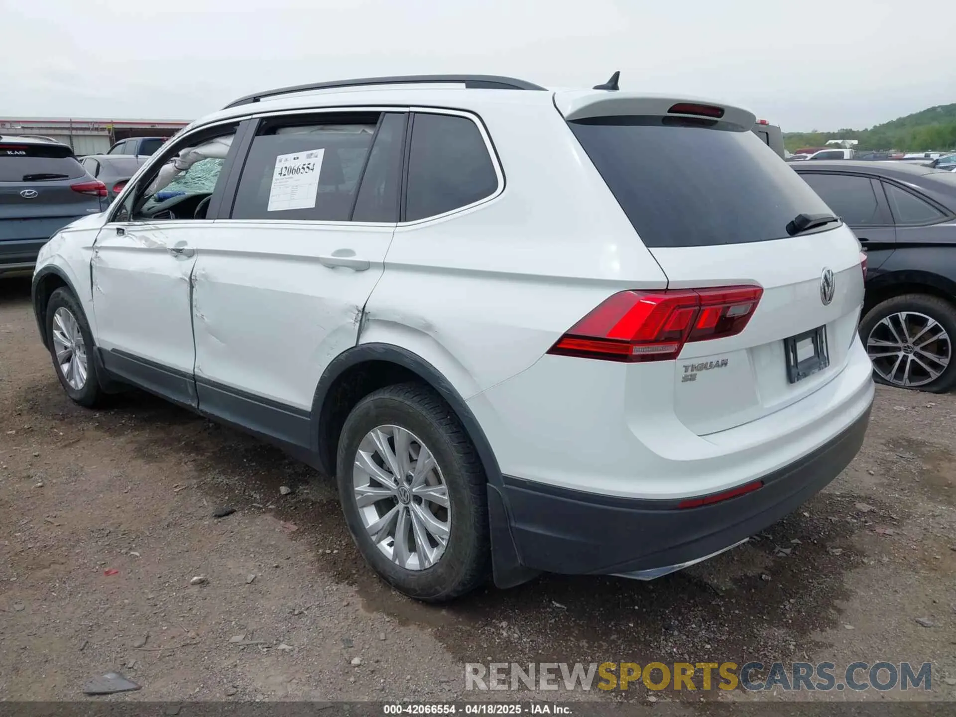 3 Photograph of a damaged car 3VV2B7AX7KM142659 VOLKSWAGEN TIGUAN 2019