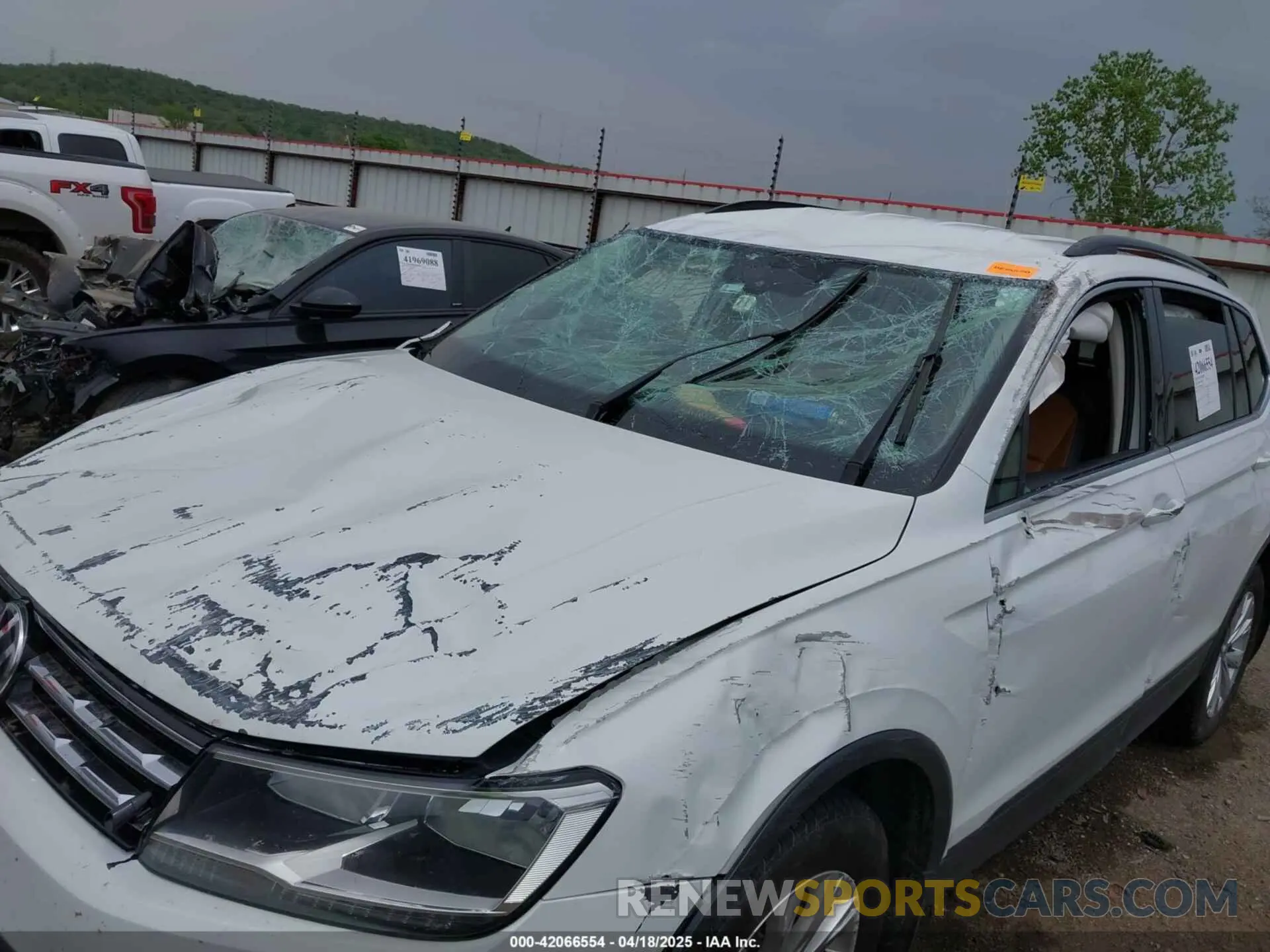 6 Photograph of a damaged car 3VV2B7AX7KM142659 VOLKSWAGEN TIGUAN 2019