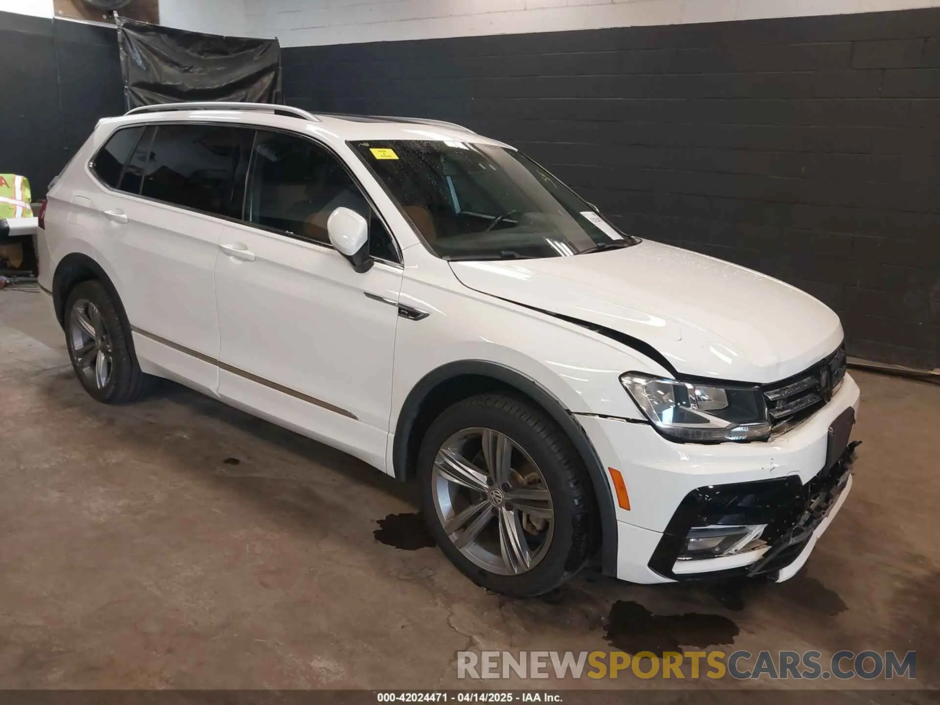 1 Photograph of a damaged car 3VV2B7AX8KM005679 VOLKSWAGEN TIGUAN 2019