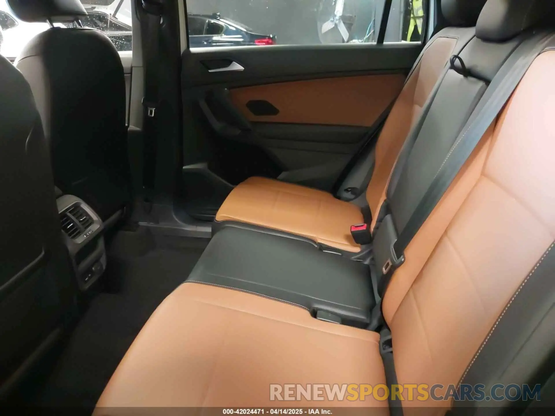 8 Photograph of a damaged car 3VV2B7AX8KM005679 VOLKSWAGEN TIGUAN 2019