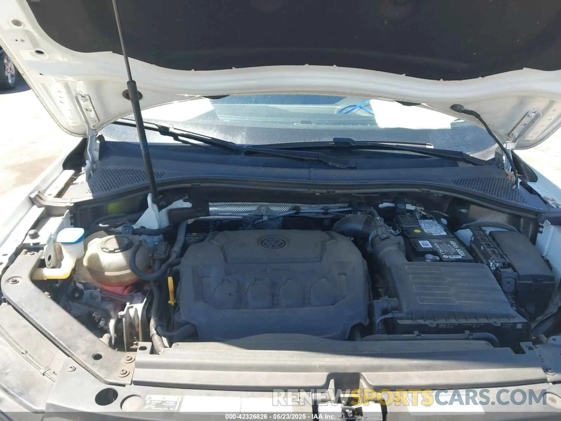 10 Photograph of a damaged car 3VV2B7AX8KM017041 VOLKSWAGEN TIGUAN 2019