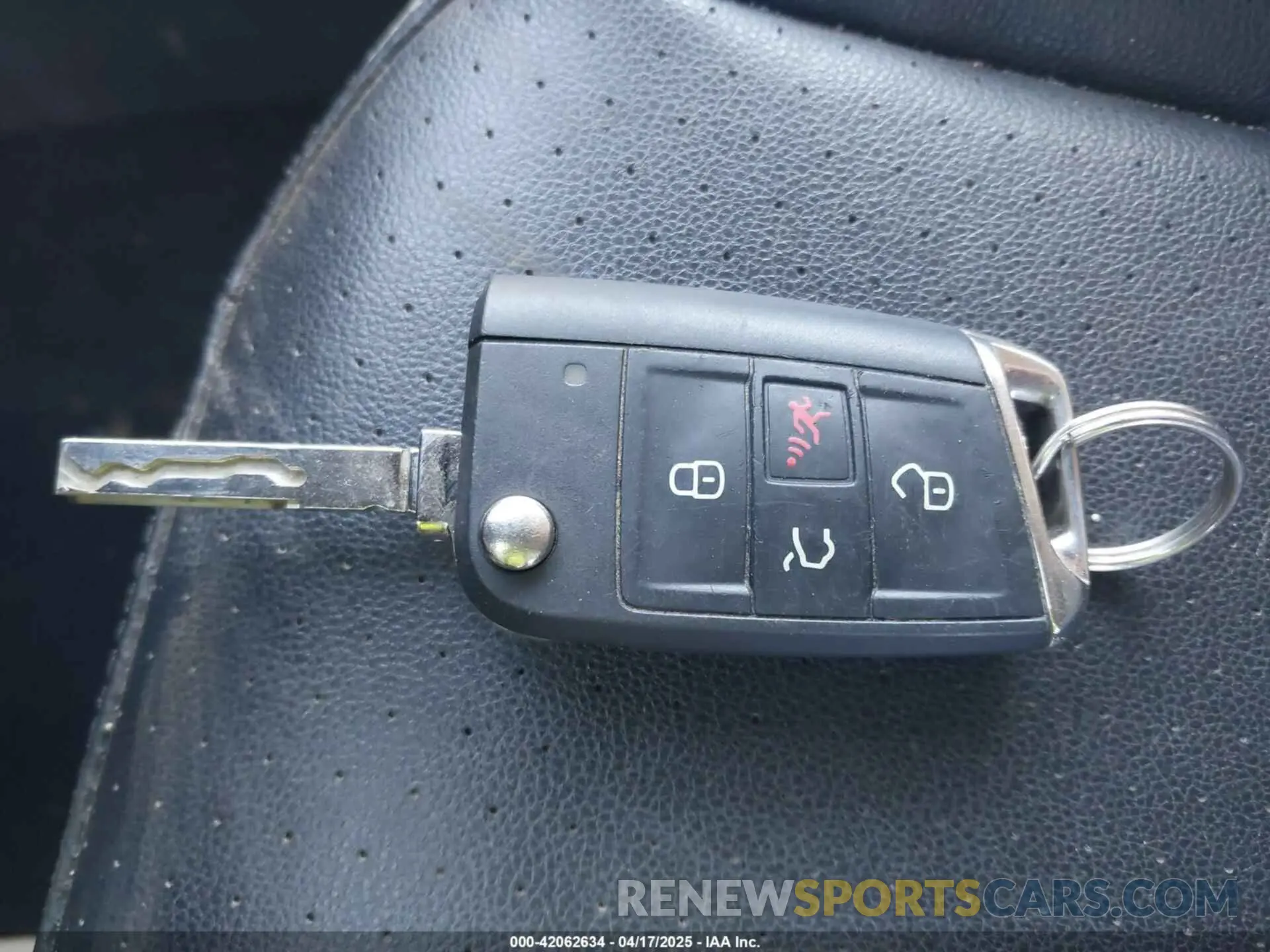 11 Photograph of a damaged car 3VV2B7AX8KM052212 VOLKSWAGEN TIGUAN 2019