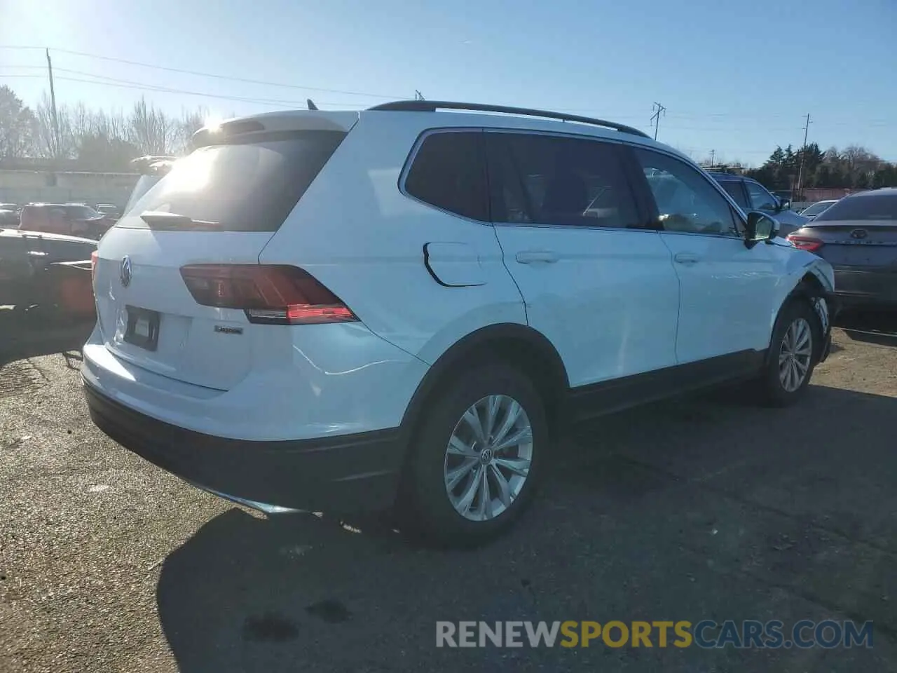 3 Photograph of a damaged car 3VV2B7AX8KM082214 VOLKSWAGEN TIGUAN 2019