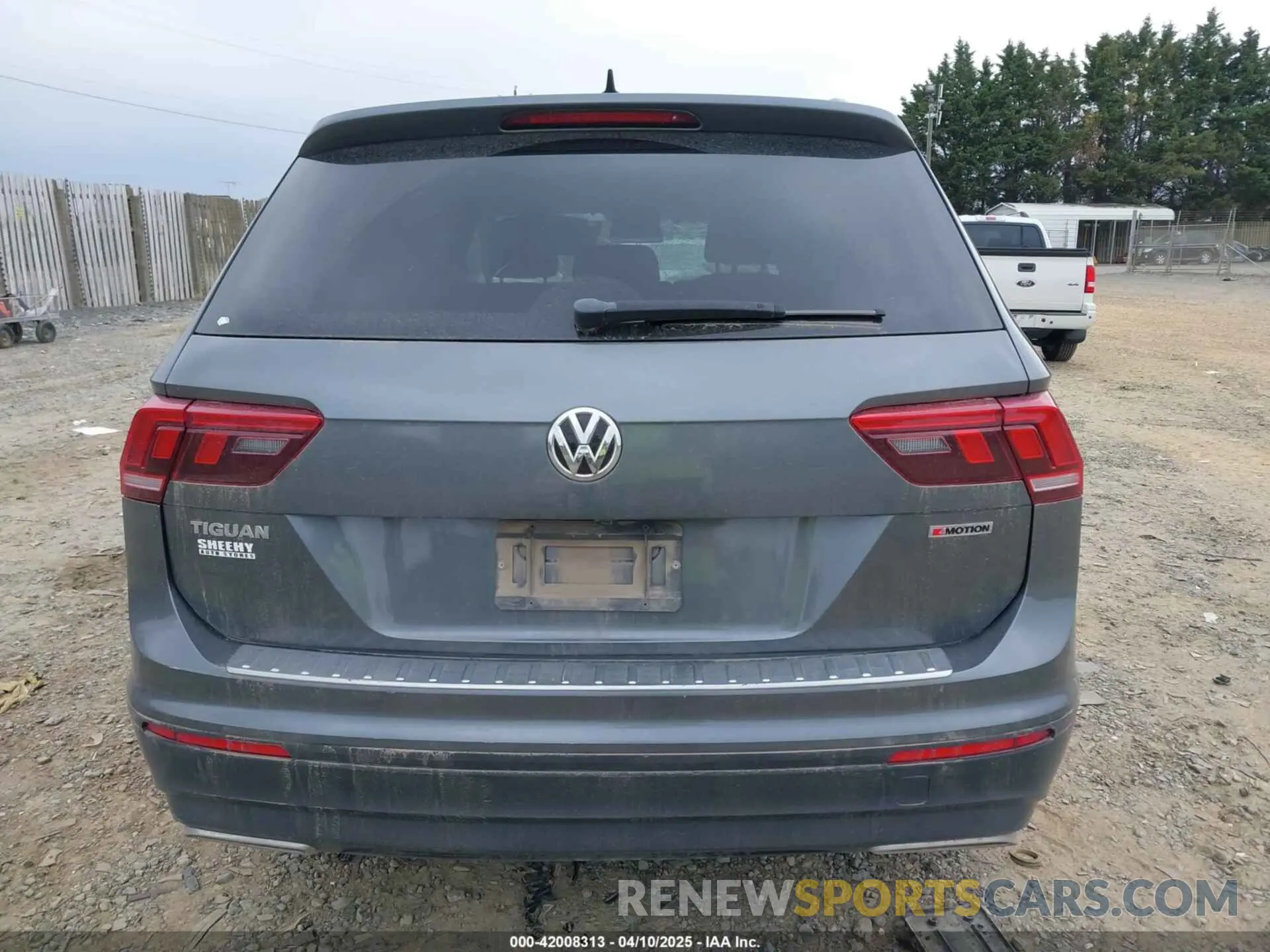 16 Photograph of a damaged car 3VV2B7AX8KM180854 VOLKSWAGEN TIGUAN 2019
