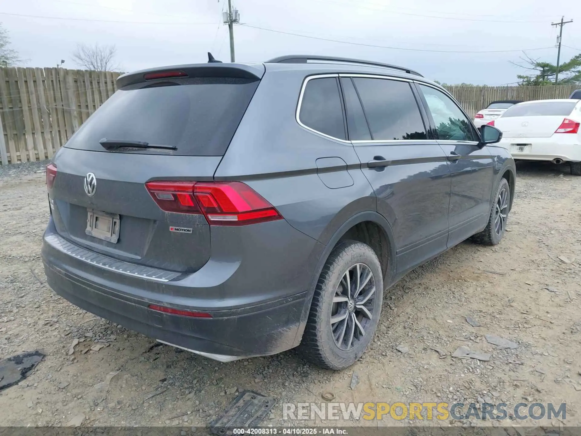 4 Photograph of a damaged car 3VV2B7AX8KM180854 VOLKSWAGEN TIGUAN 2019