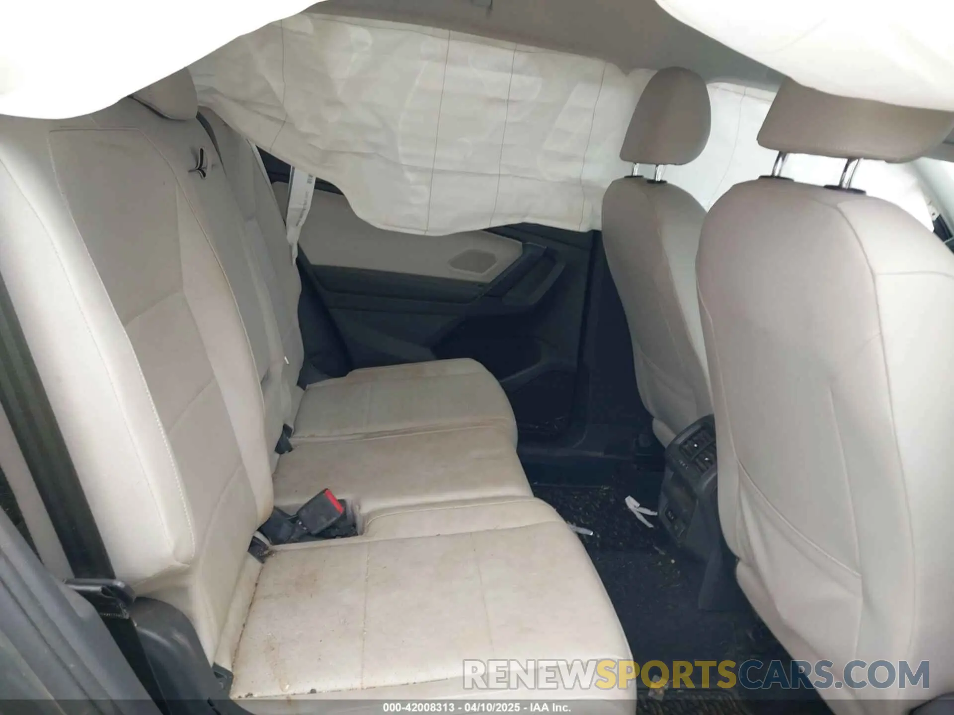 8 Photograph of a damaged car 3VV2B7AX8KM180854 VOLKSWAGEN TIGUAN 2019