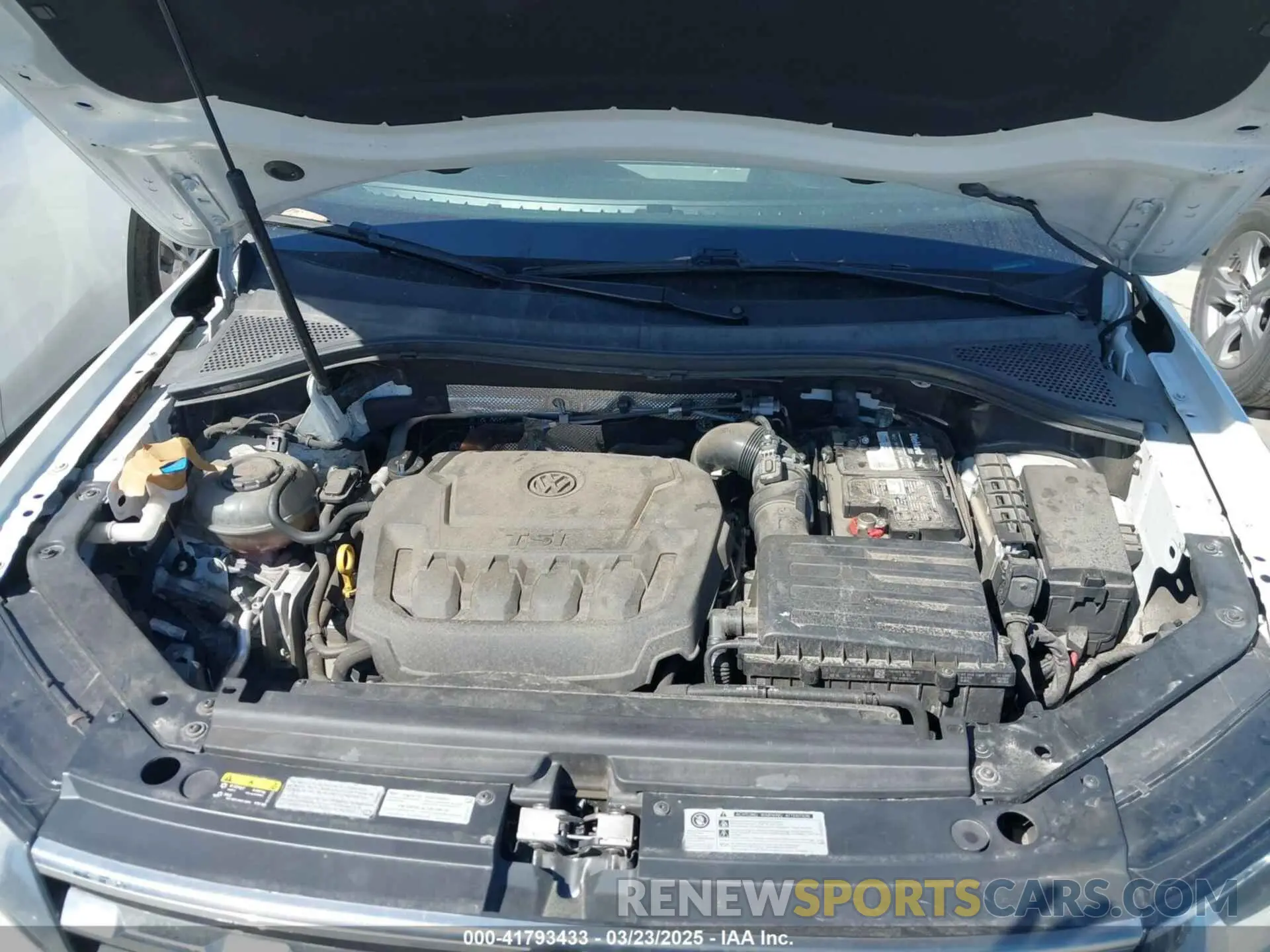 10 Photograph of a damaged car 3VV2B7AX9KM033460 VOLKSWAGEN TIGUAN 2019