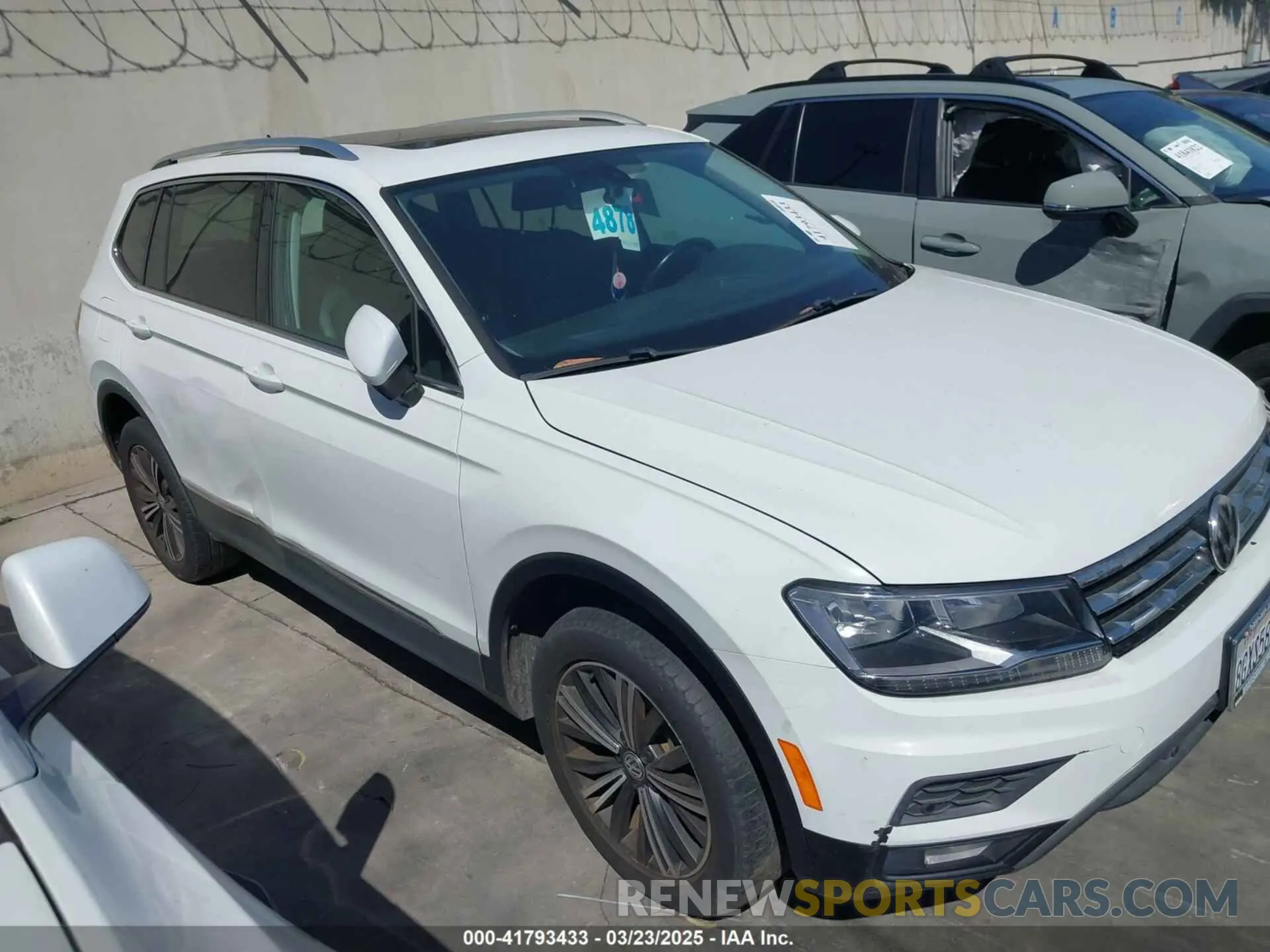 14 Photograph of a damaged car 3VV2B7AX9KM033460 VOLKSWAGEN TIGUAN 2019