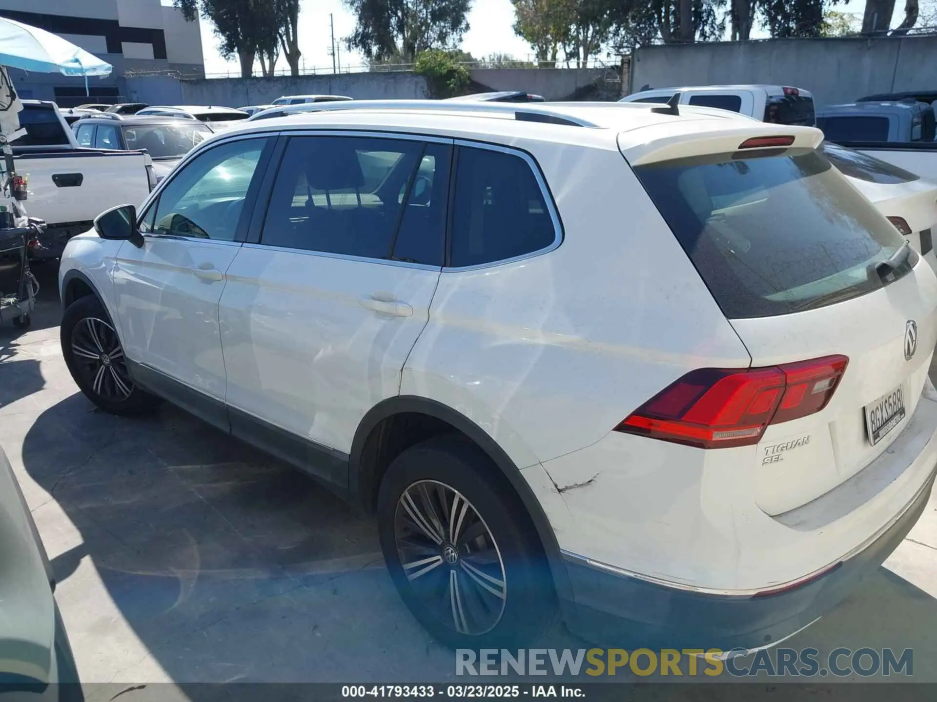 15 Photograph of a damaged car 3VV2B7AX9KM033460 VOLKSWAGEN TIGUAN 2019