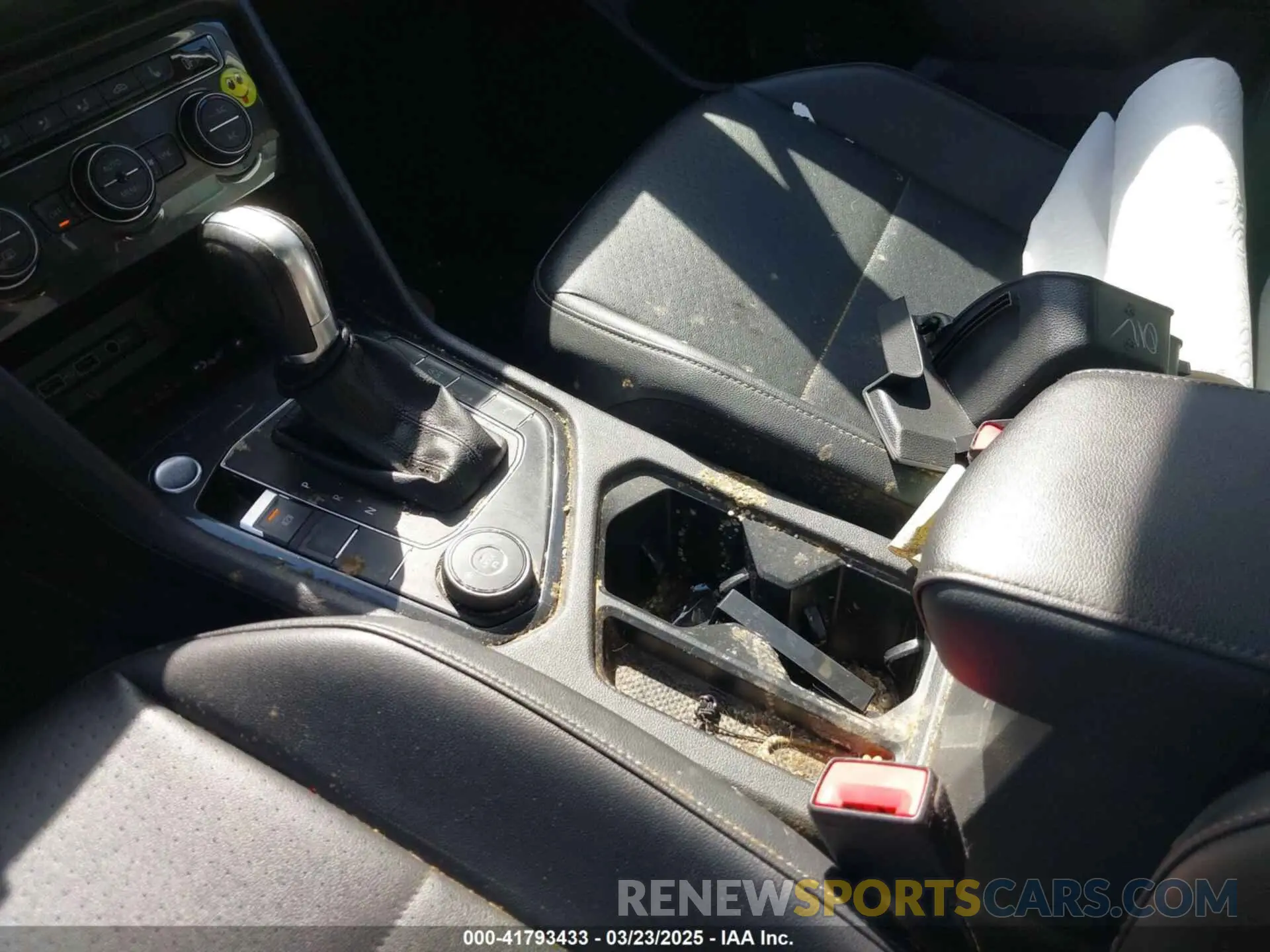 6 Photograph of a damaged car 3VV2B7AX9KM033460 VOLKSWAGEN TIGUAN 2019