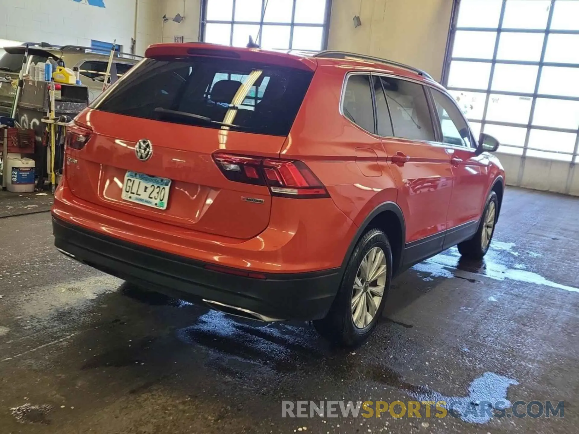 19 Фотография поврежденного автомобиля 3VV2B7AXXKM040000 VOLKSWAGEN TIGUAN 2019