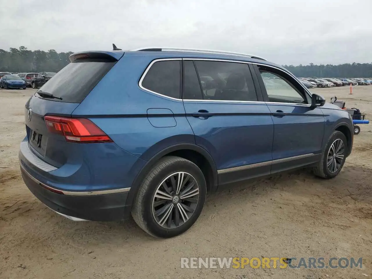 3 Photograph of a damaged car 3VV3B7AX0KM013733 VOLKSWAGEN TIGUAN 2019