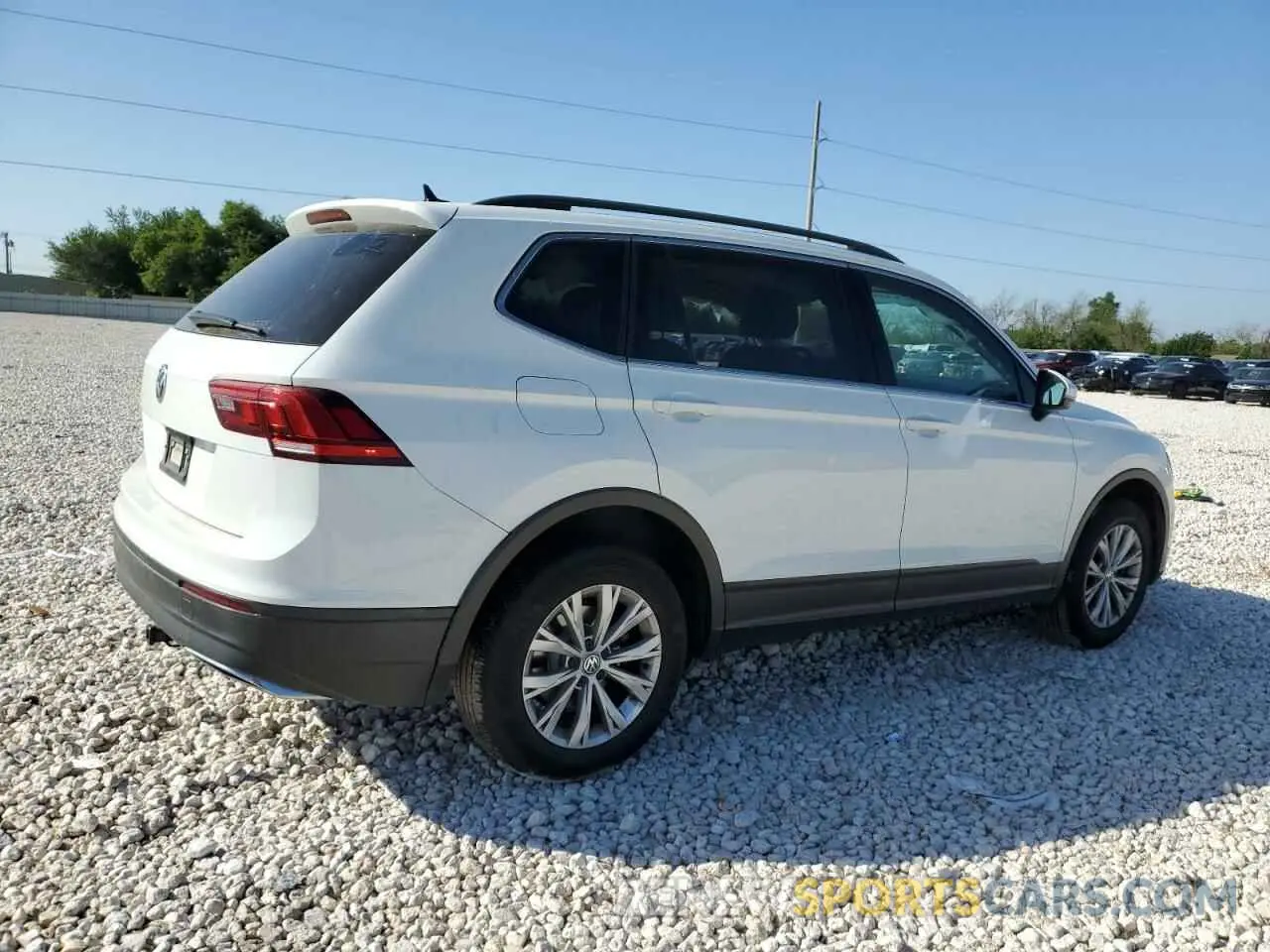 3 Photograph of a damaged car 3VV3B7AX0KM028457 VOLKSWAGEN TIGUAN 2019
