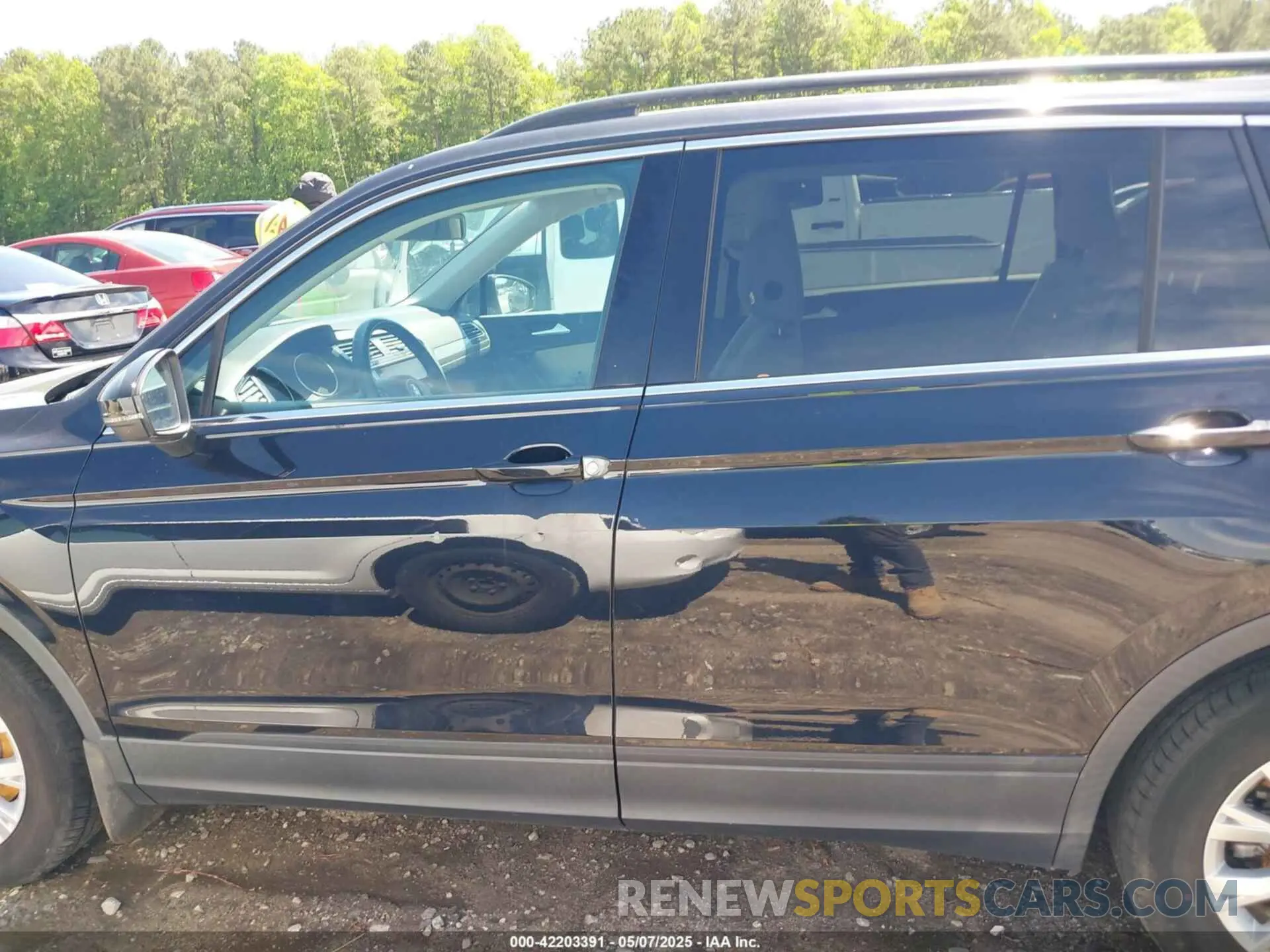 14 Photograph of a damaged car 3VV3B7AX2KM053330 VOLKSWAGEN TIGUAN 2019