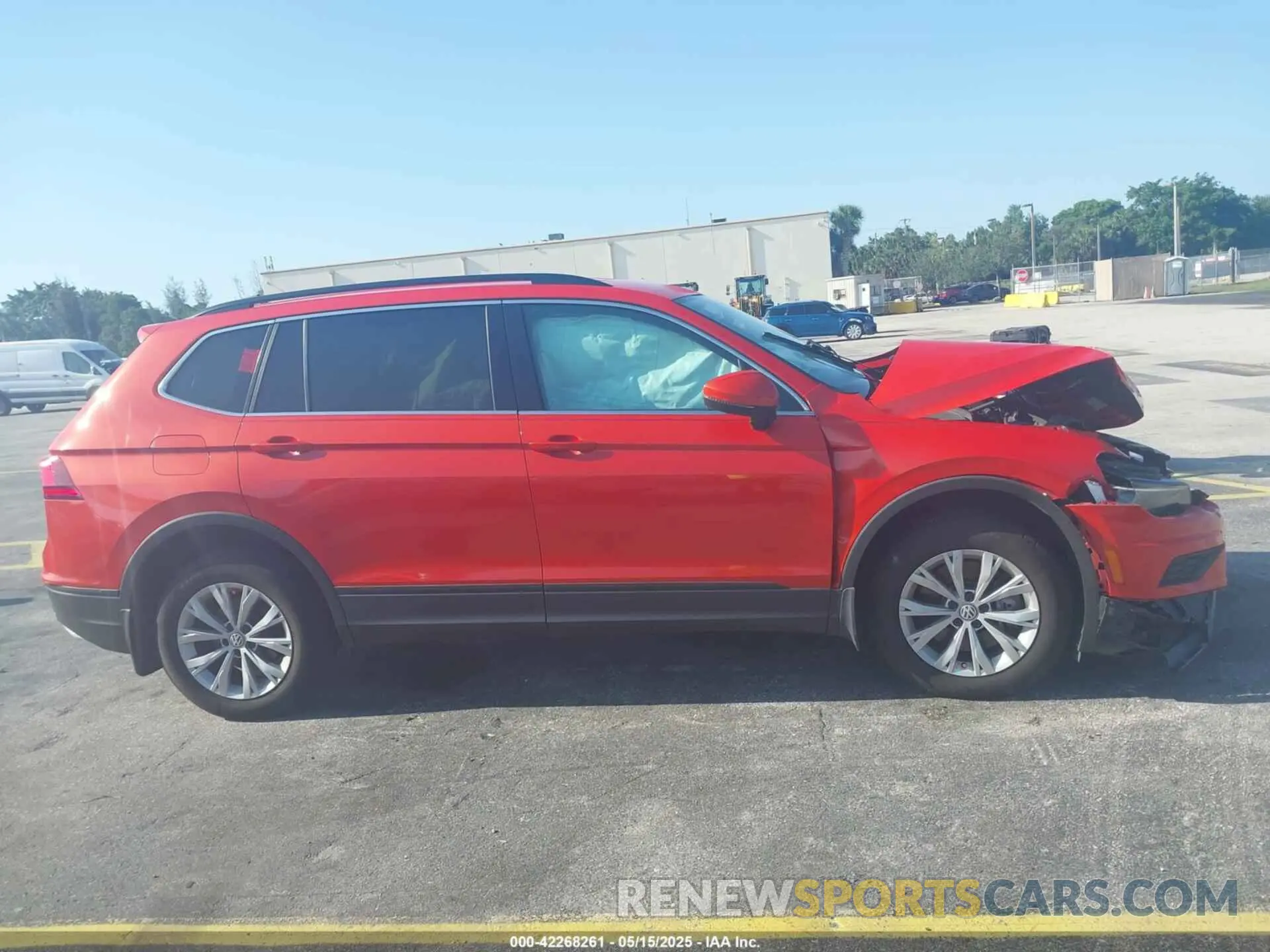12 Photograph of a damaged car 3VV3B7AX2KM060679 VOLKSWAGEN TIGUAN 2019