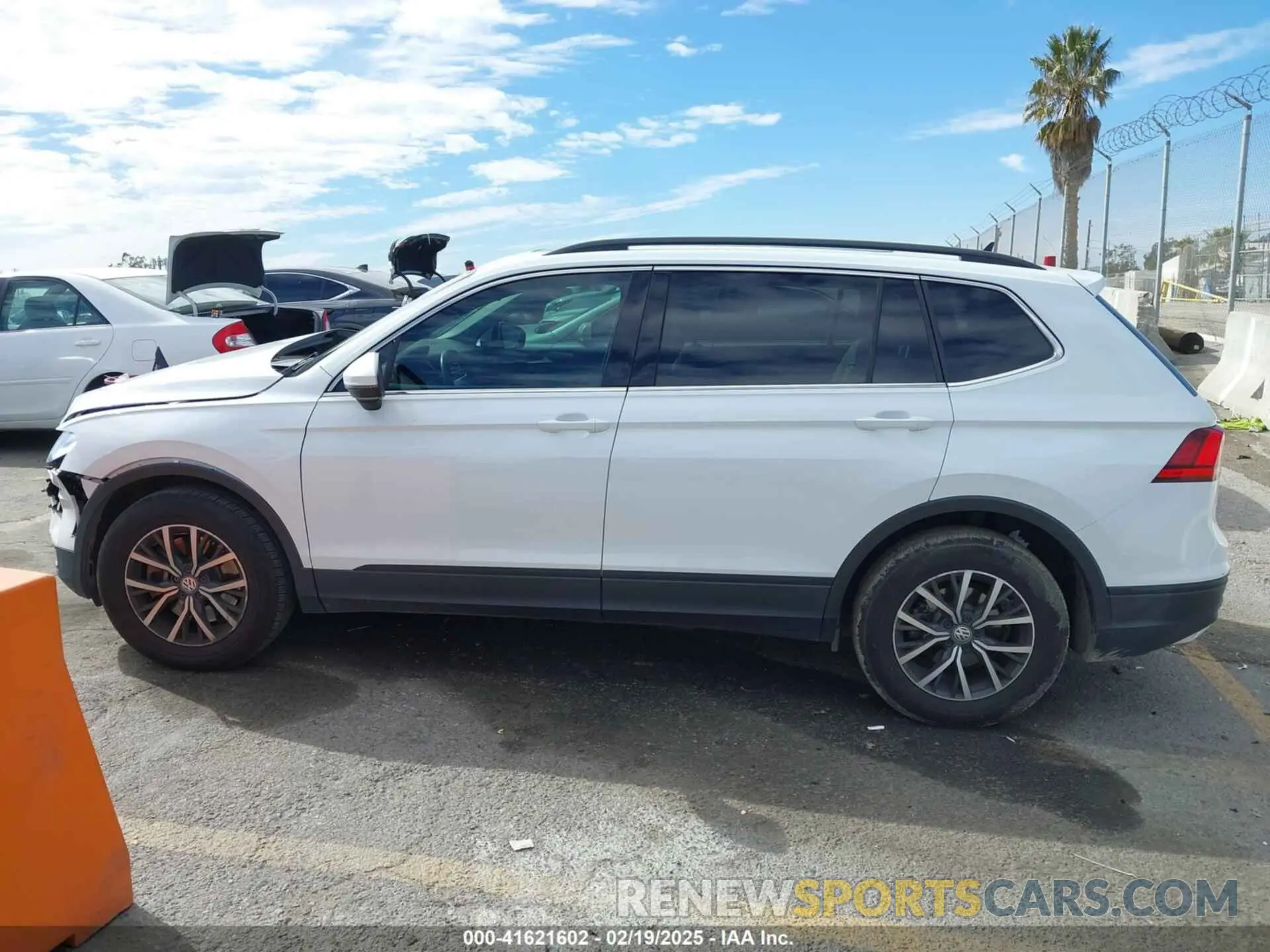14 Photograph of a damaged car 3VV3B7AX2KM063646 VOLKSWAGEN TIGUAN 2019