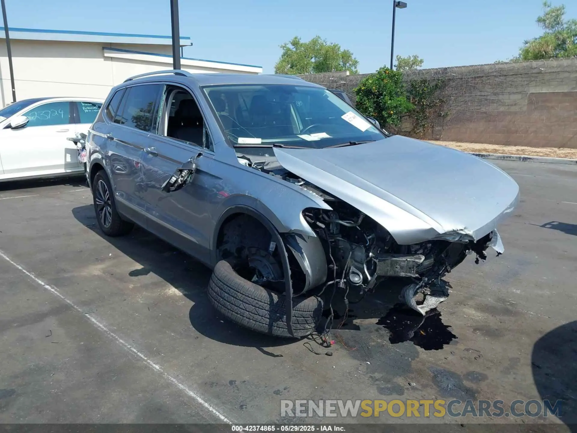1 Photograph of a damaged car 3VV3B7AX2KM118001 VOLKSWAGEN TIGUAN 2019