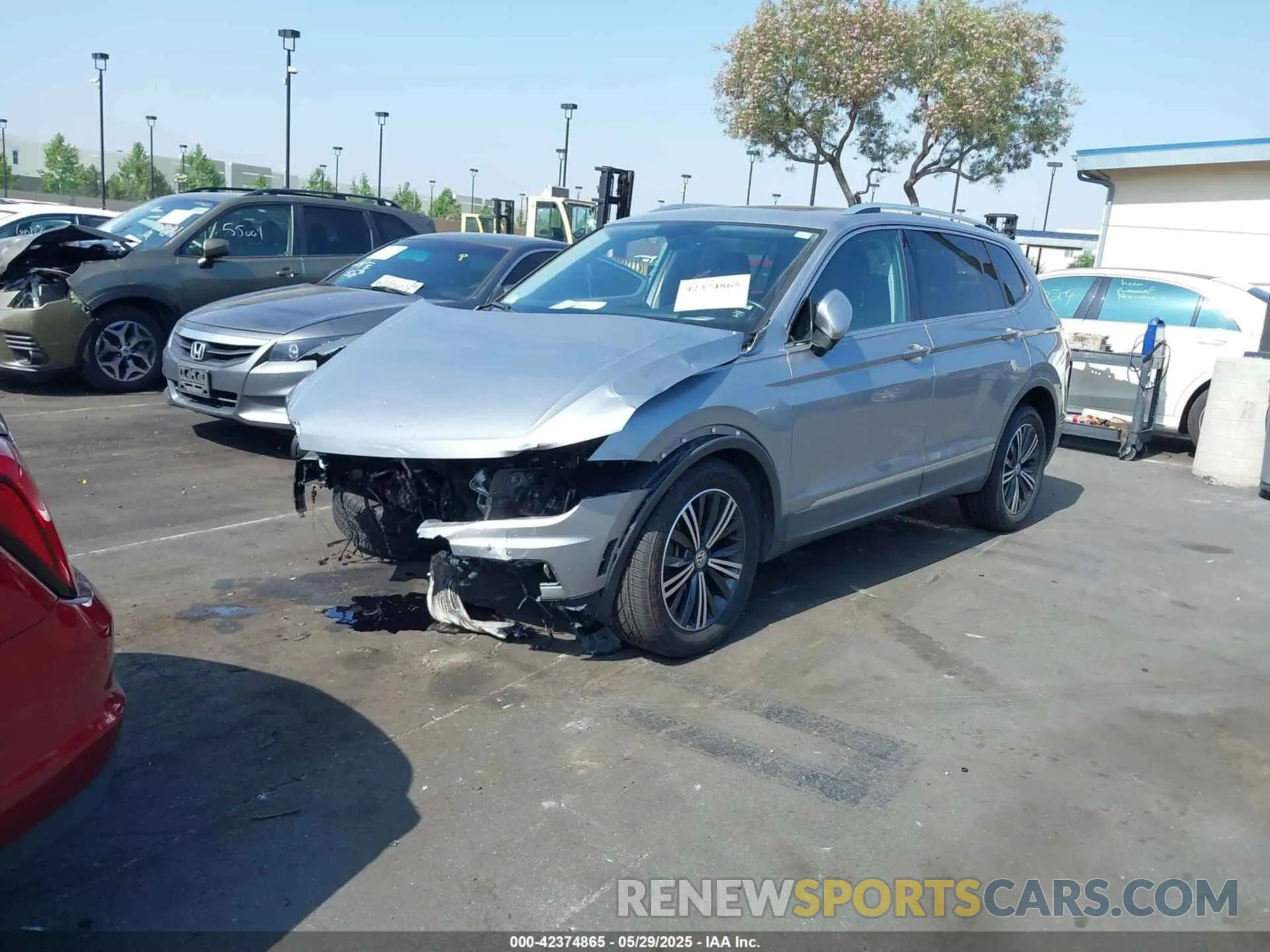 2 Photograph of a damaged car 3VV3B7AX2KM118001 VOLKSWAGEN TIGUAN 2019