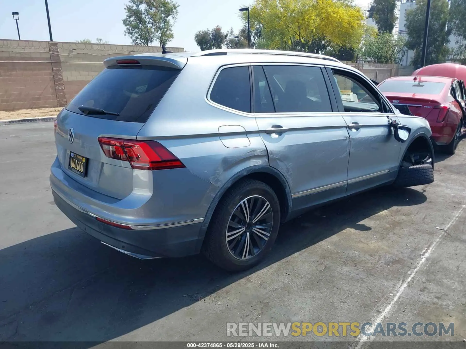 4 Photograph of a damaged car 3VV3B7AX2KM118001 VOLKSWAGEN TIGUAN 2019
