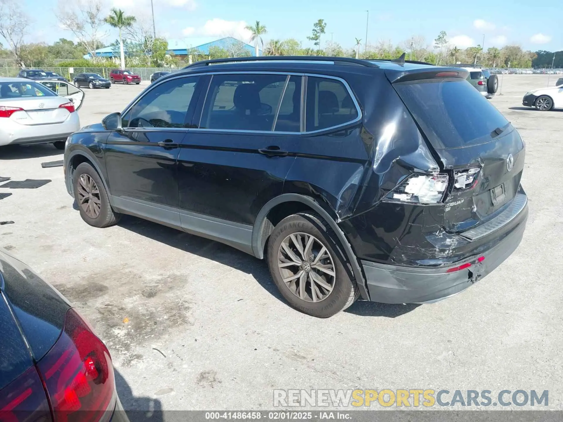 3 Фотография поврежденного автомобиля 3VV3B7AX2KM136935 VOLKSWAGEN TIGUAN 2019