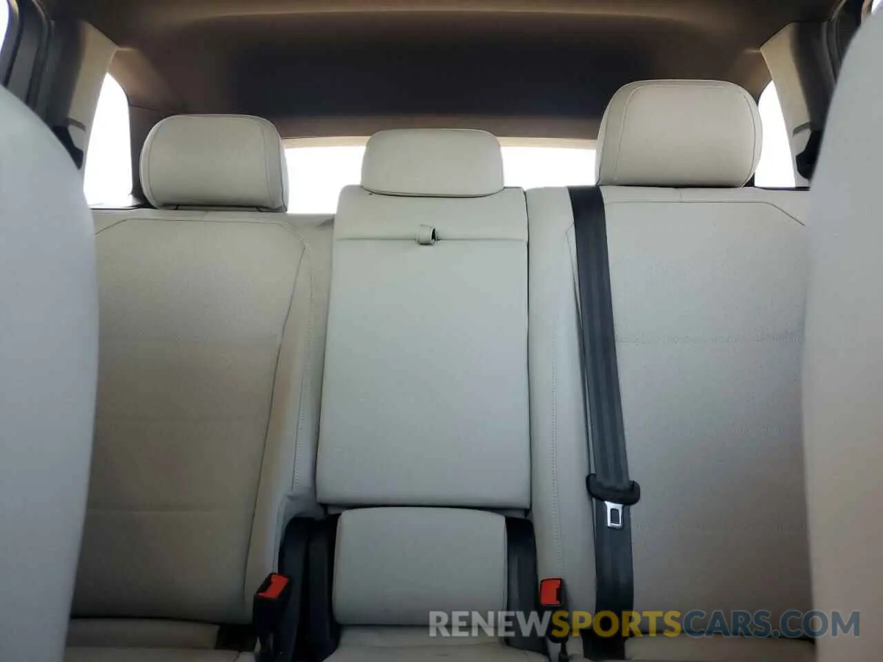 10 Photograph of a damaged car 3VV3B7AX3KM012480 VOLKSWAGEN TIGUAN 2019